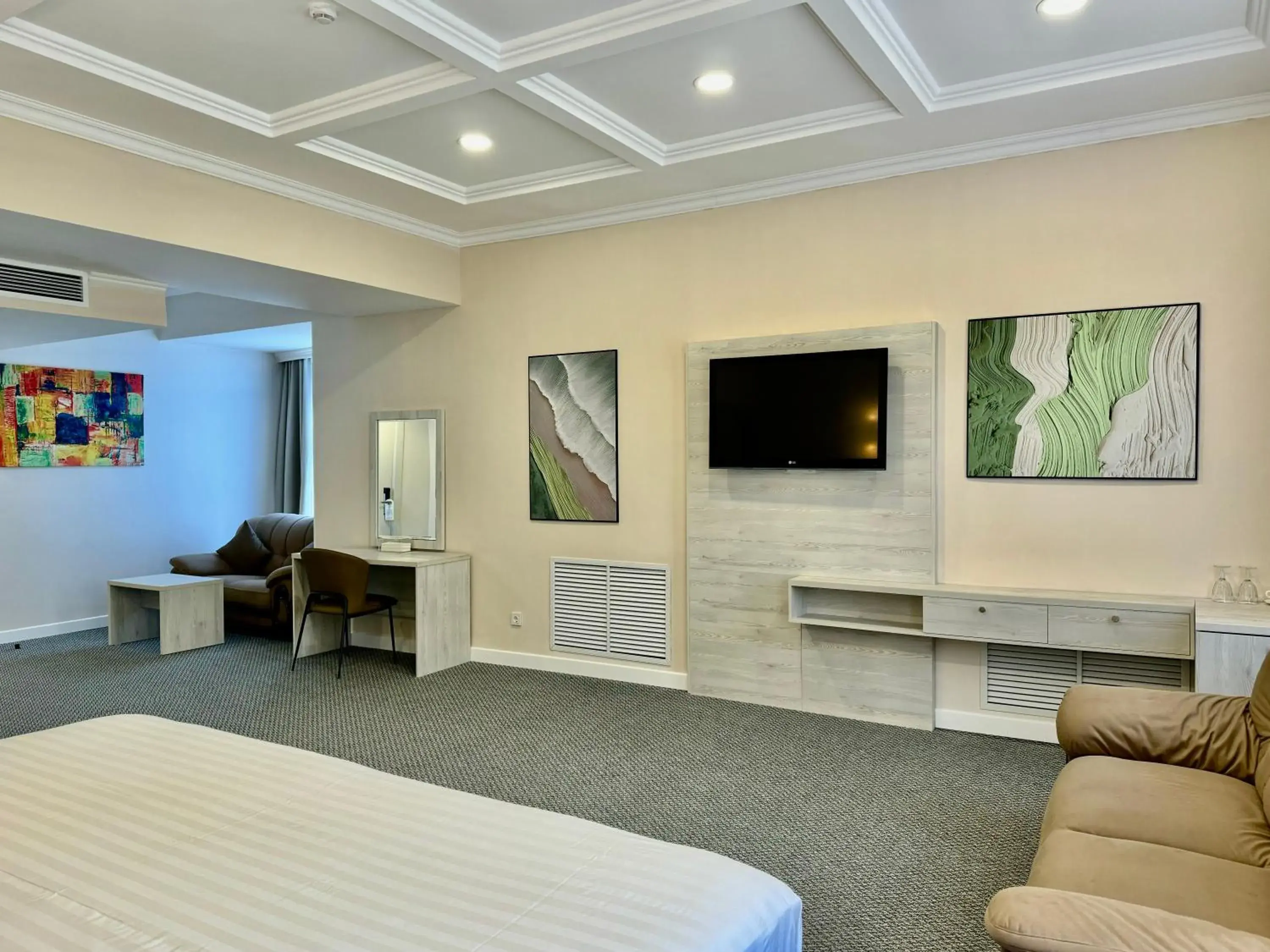 Communal lounge/ TV room in Grand Hotel Eurasia Communal lounge/ TV room in Grand Hotel Eurasia