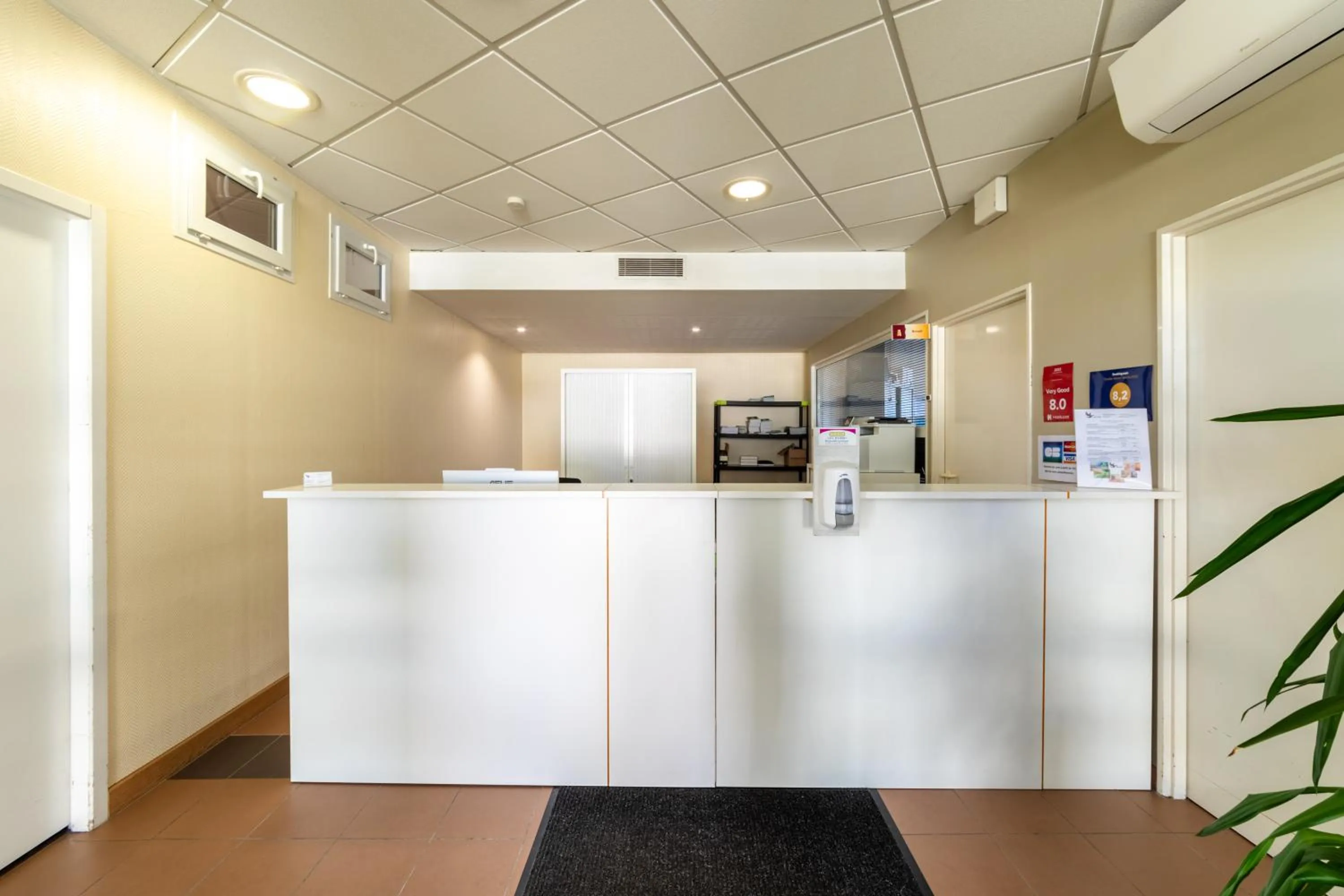 Lobby or reception in Résidence Columba - Apparts meublés Agen Sud