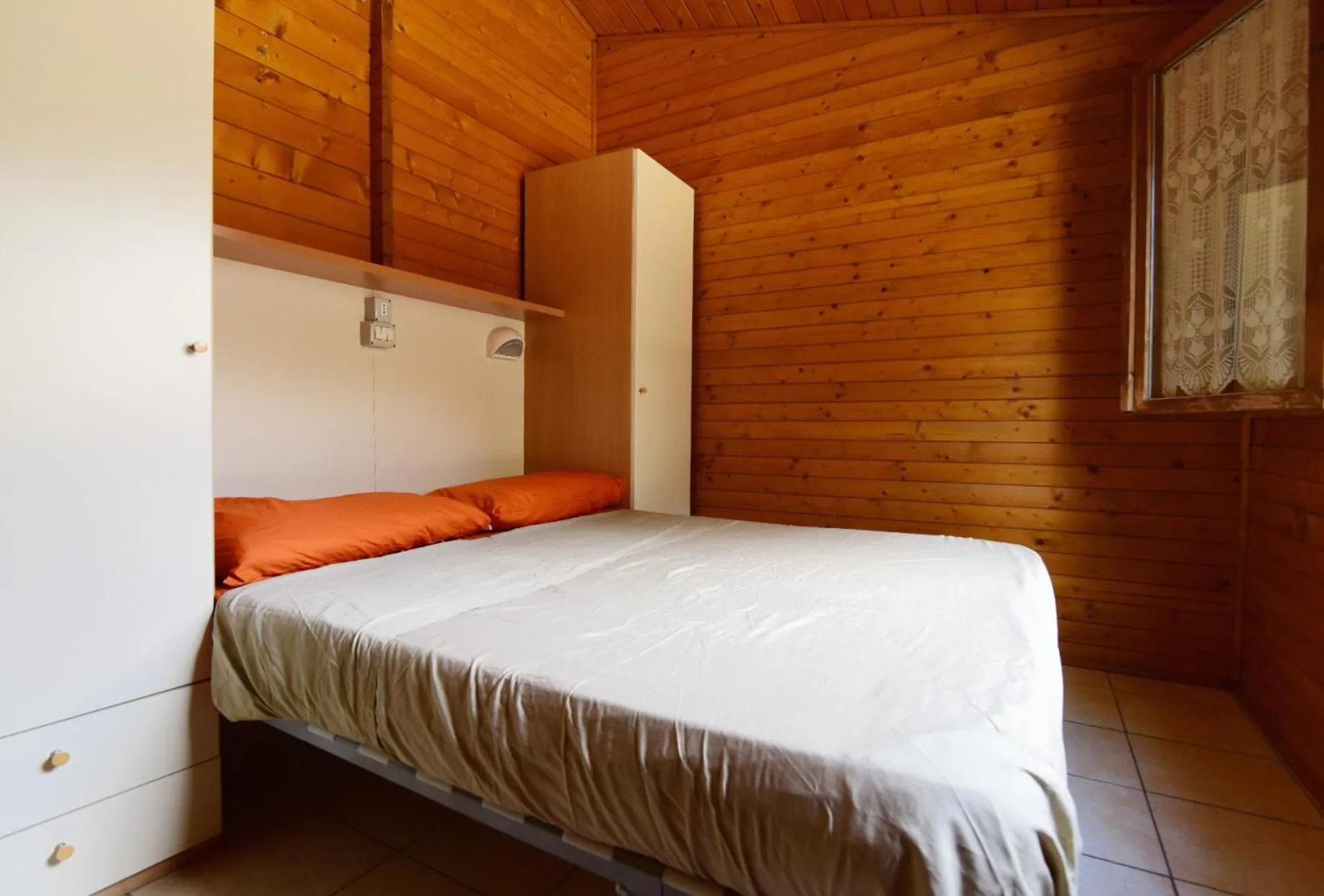 Bed in Club del Sole Adriano Family Camping Village