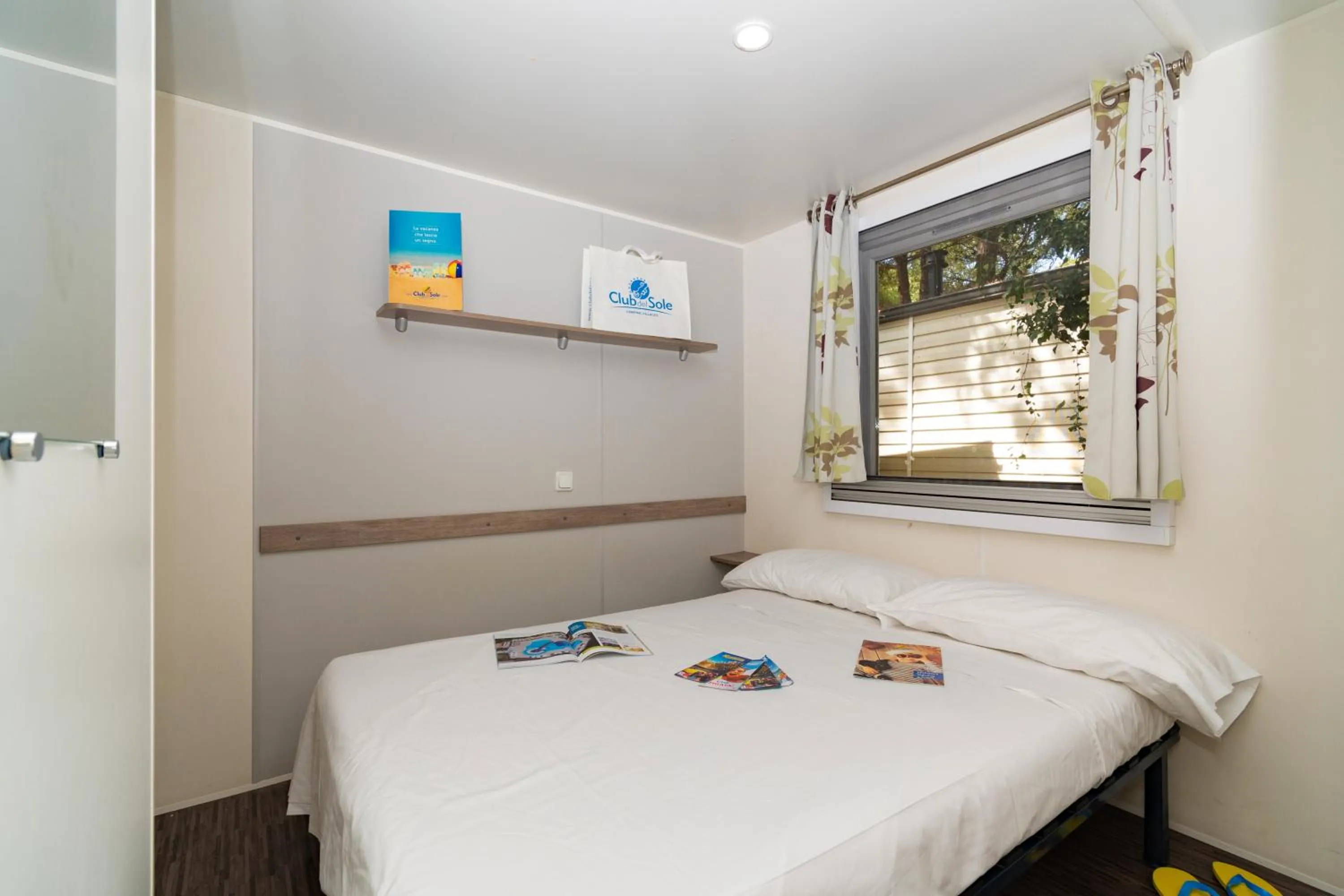 Bed in Club del Sole Adriano Family Camping Village