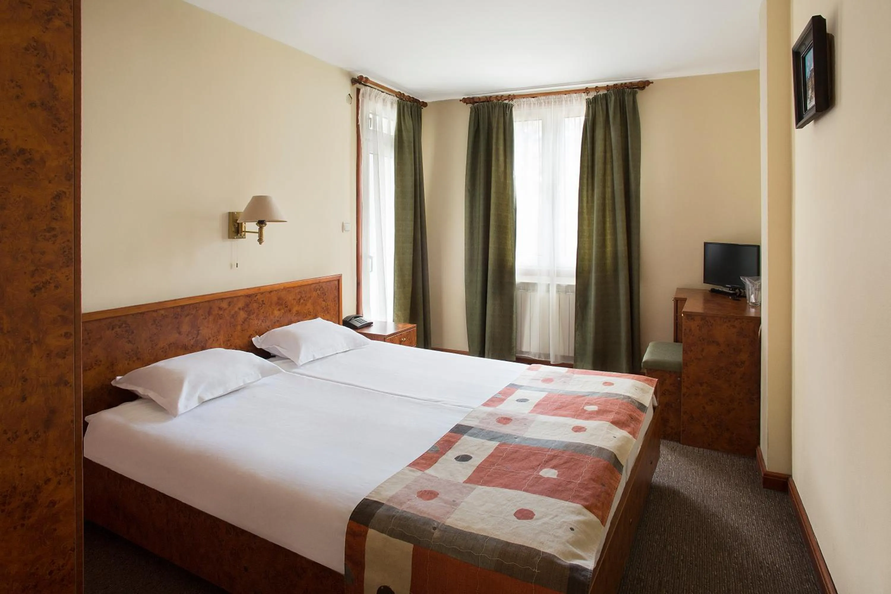 Bedroom, Bed in Victoria Hotel Borovets - Free Parking
