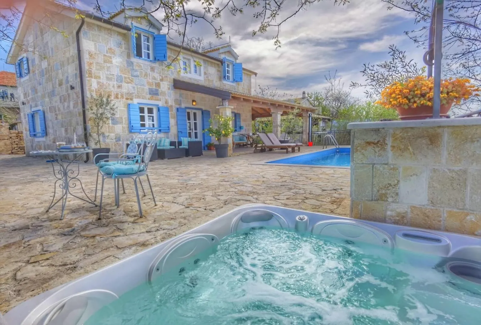 Property building in Villa Mare