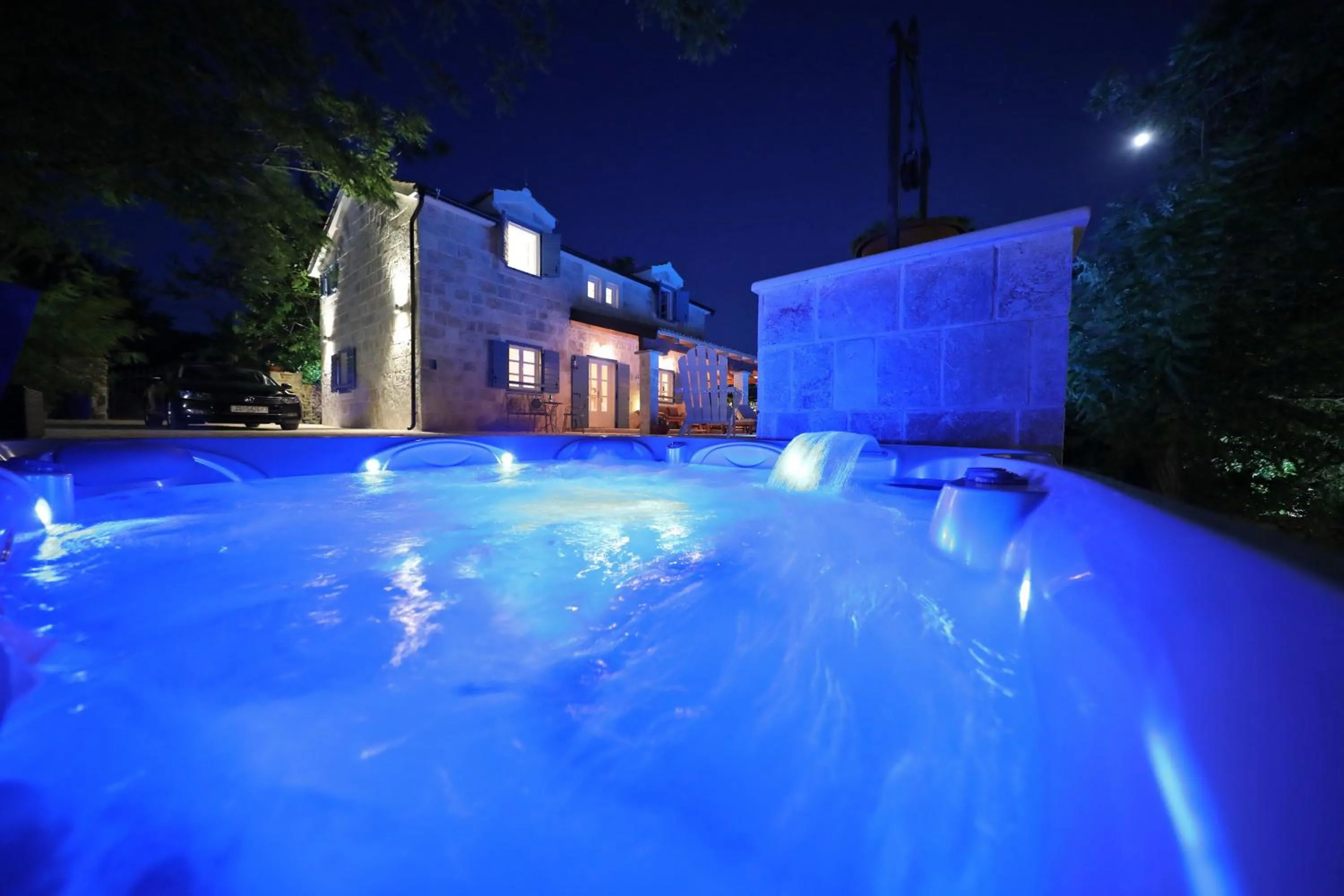 Hot Tub in Villa Mare