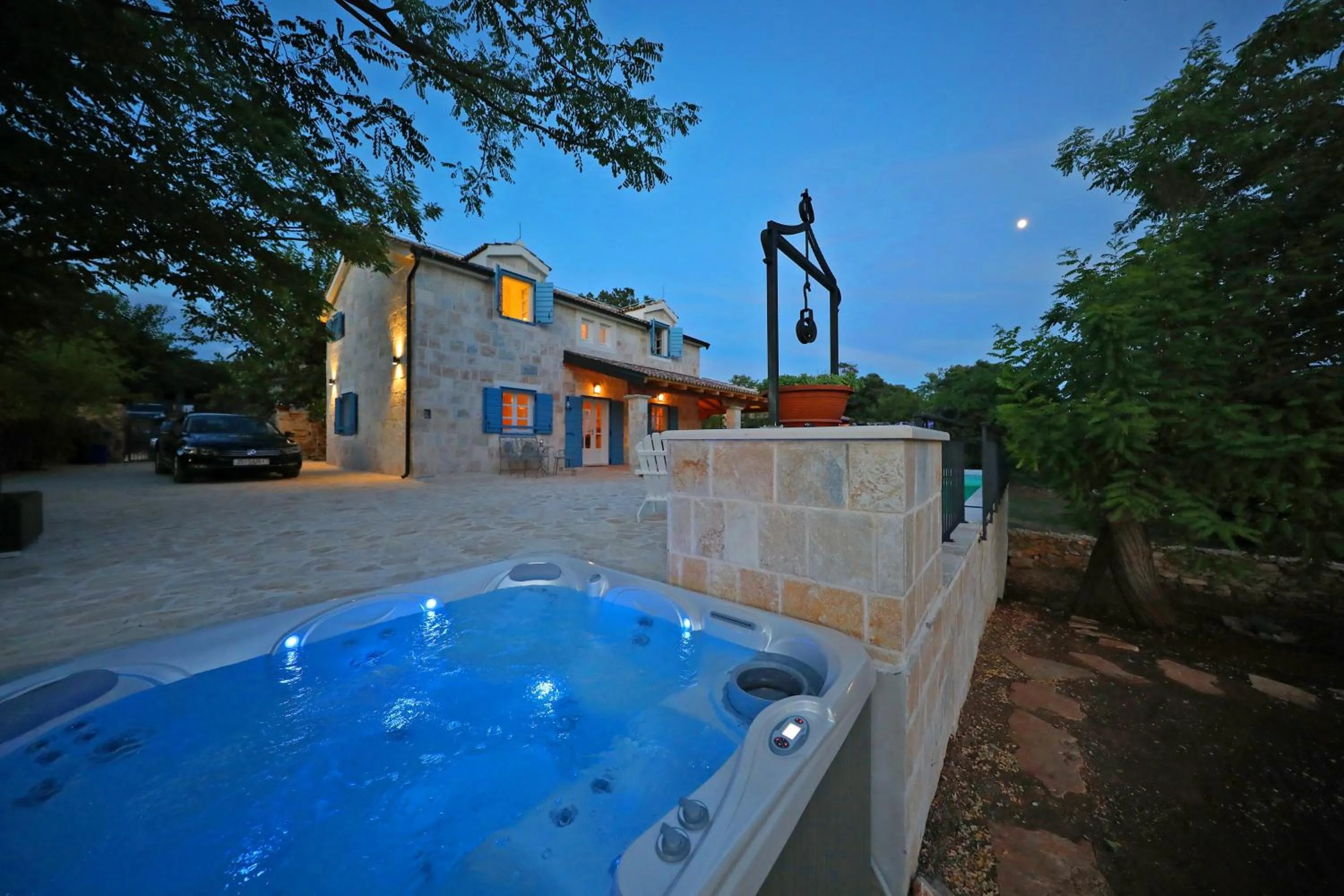 Hot Tub in Villa Mare