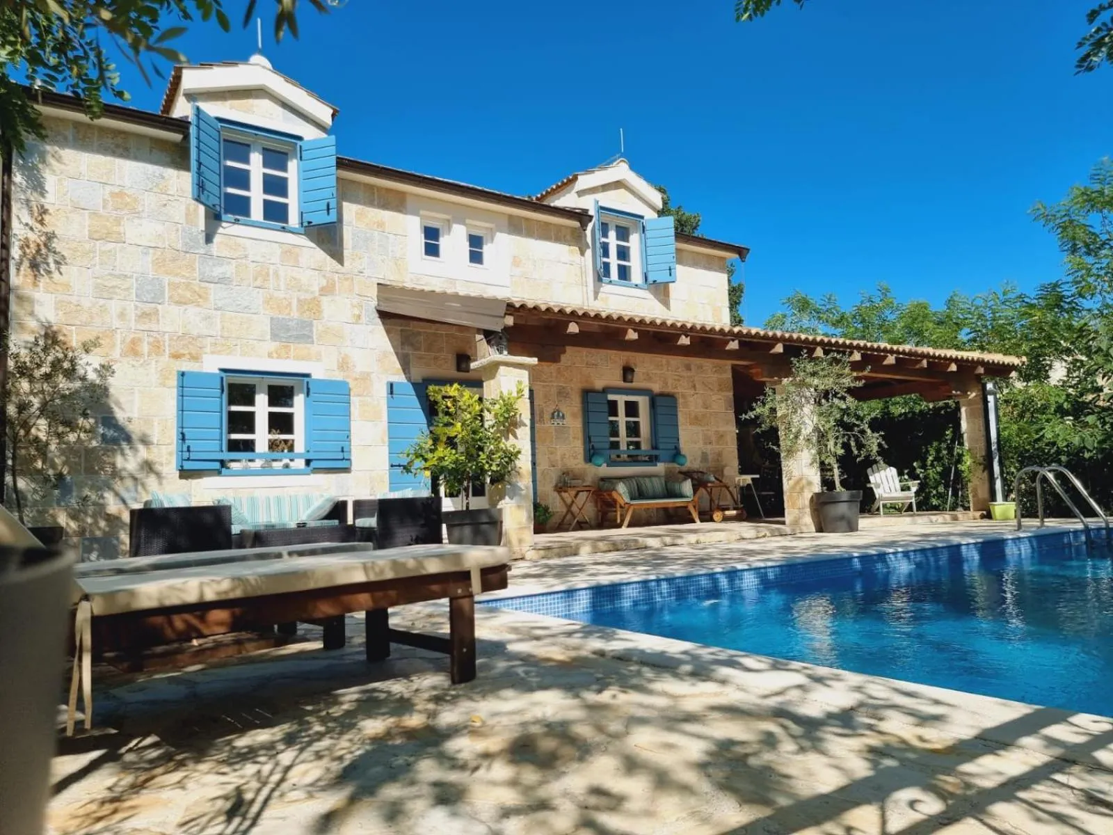 Property building in Villa Mare
