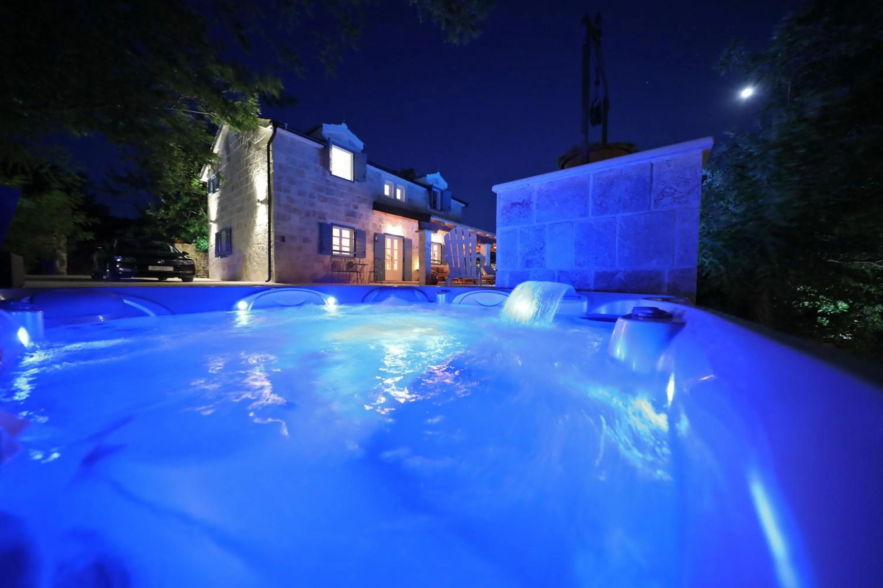 Property building in Villa Mare