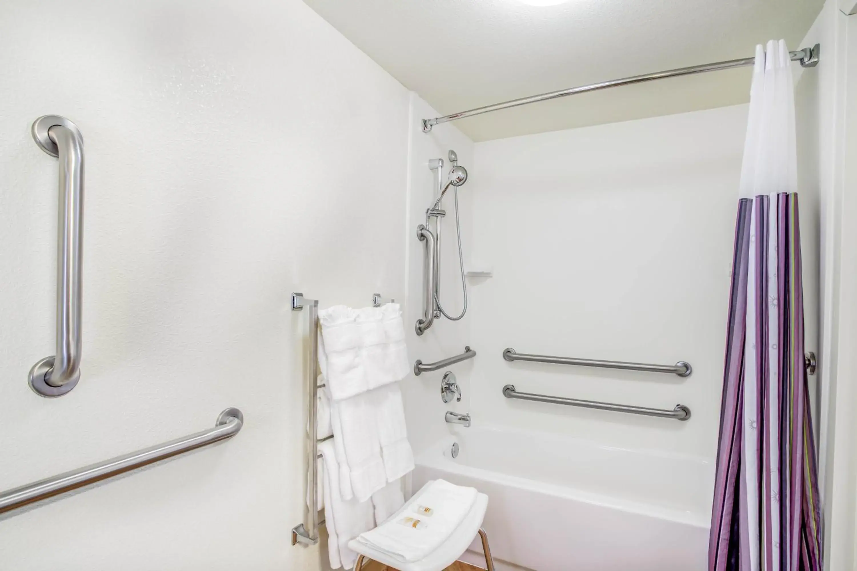 Double Room with Two Double Beds and Mobility/Hearing Impaired Access - Non-Smoking in La Quinta by Wyndham Danbury Double Room with Two Double Beds and Mobility/Hearing Impaired Access - Non-Smoking in La Quinta by Wyndham Danbury
