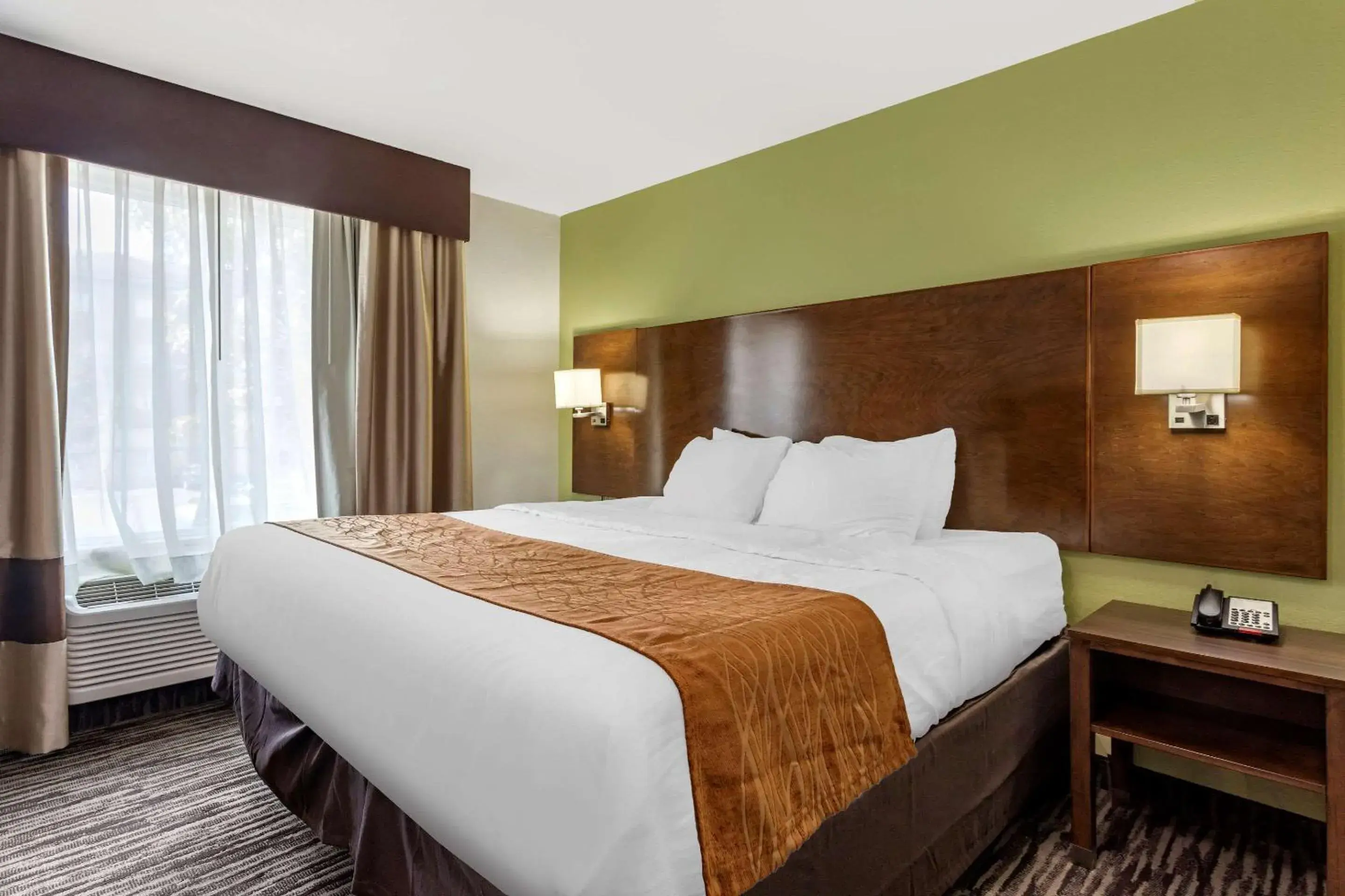 Photo of the whole room, Bed in Comfort Inn & Suites North Little Rock JFK Blvd Photo of the whole room, Bed in Comfort Inn & Suites North Little Rock JFK Blvd