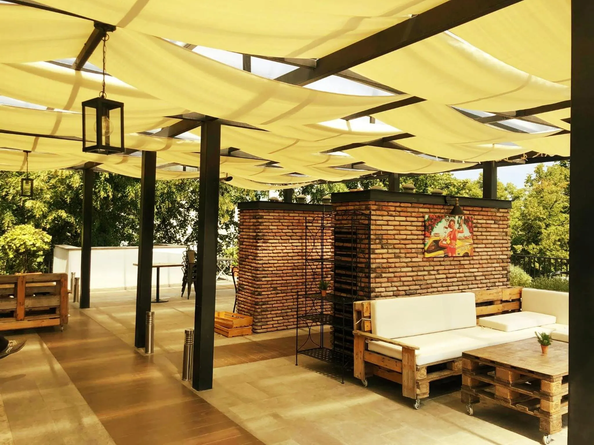 Restaurant/places to eat in Hotel Tela & Mareli Winery