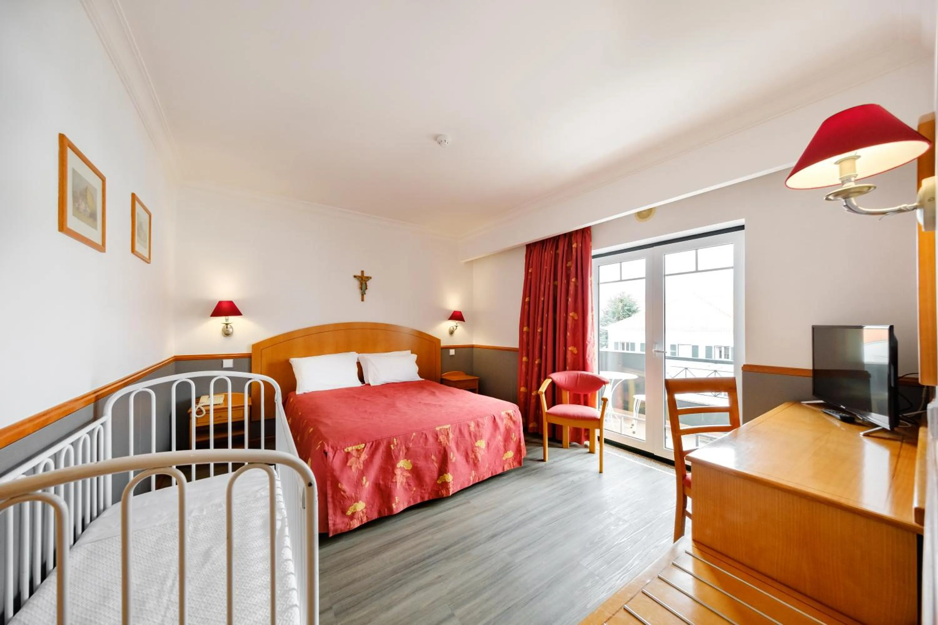 Photo of the whole room, Bed in Hotel Santo Amaro - SA Hotels