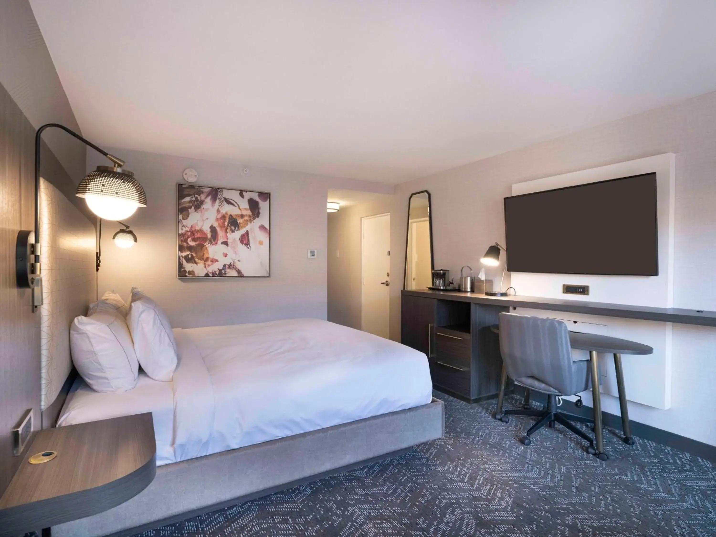 Bed in DoubleTree by Hilton Livermore, CA Bed in DoubleTree by Hilton Livermore, CA