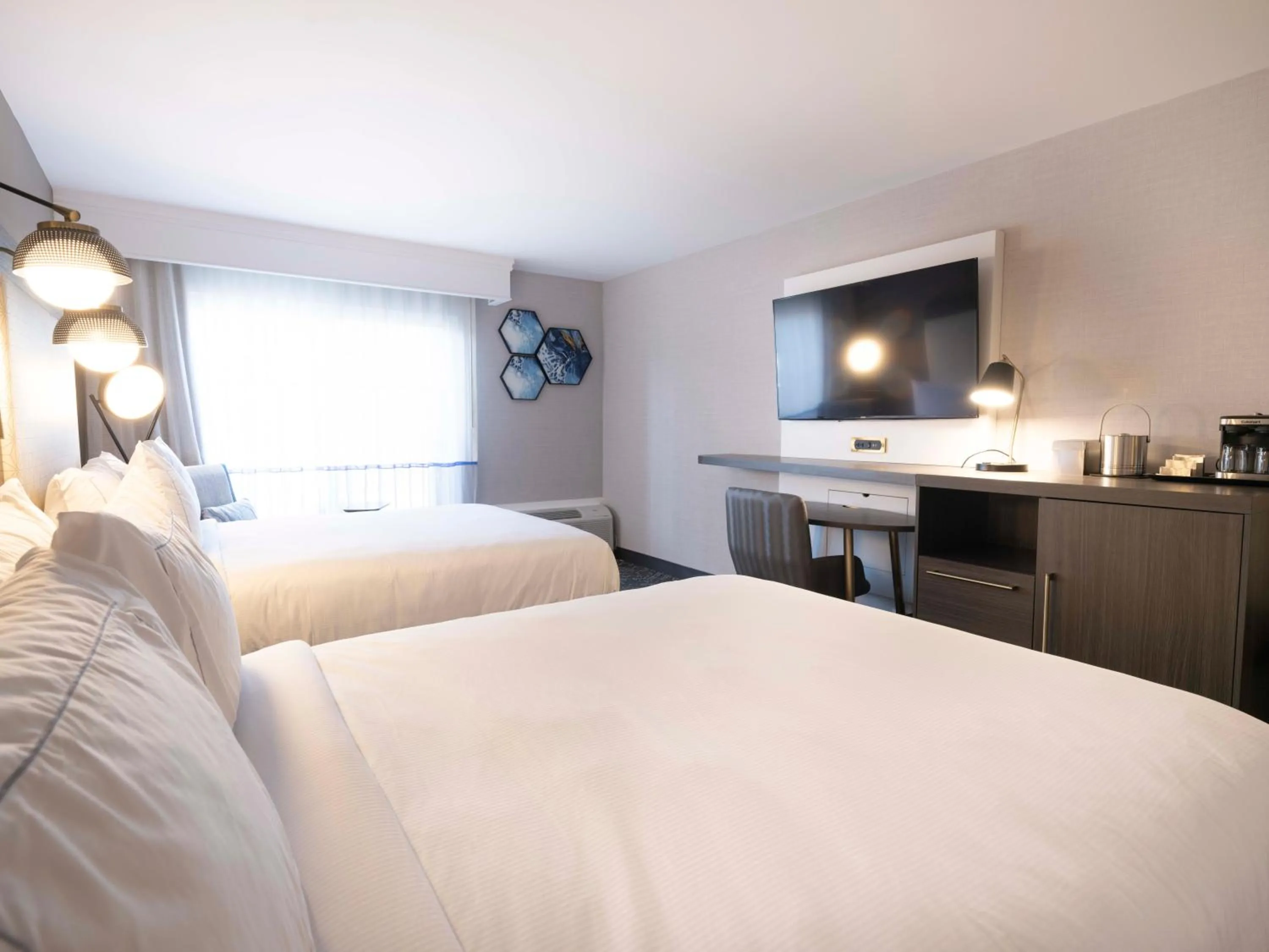 TV and multimedia, Bed in DoubleTree by Hilton Livermore, CA