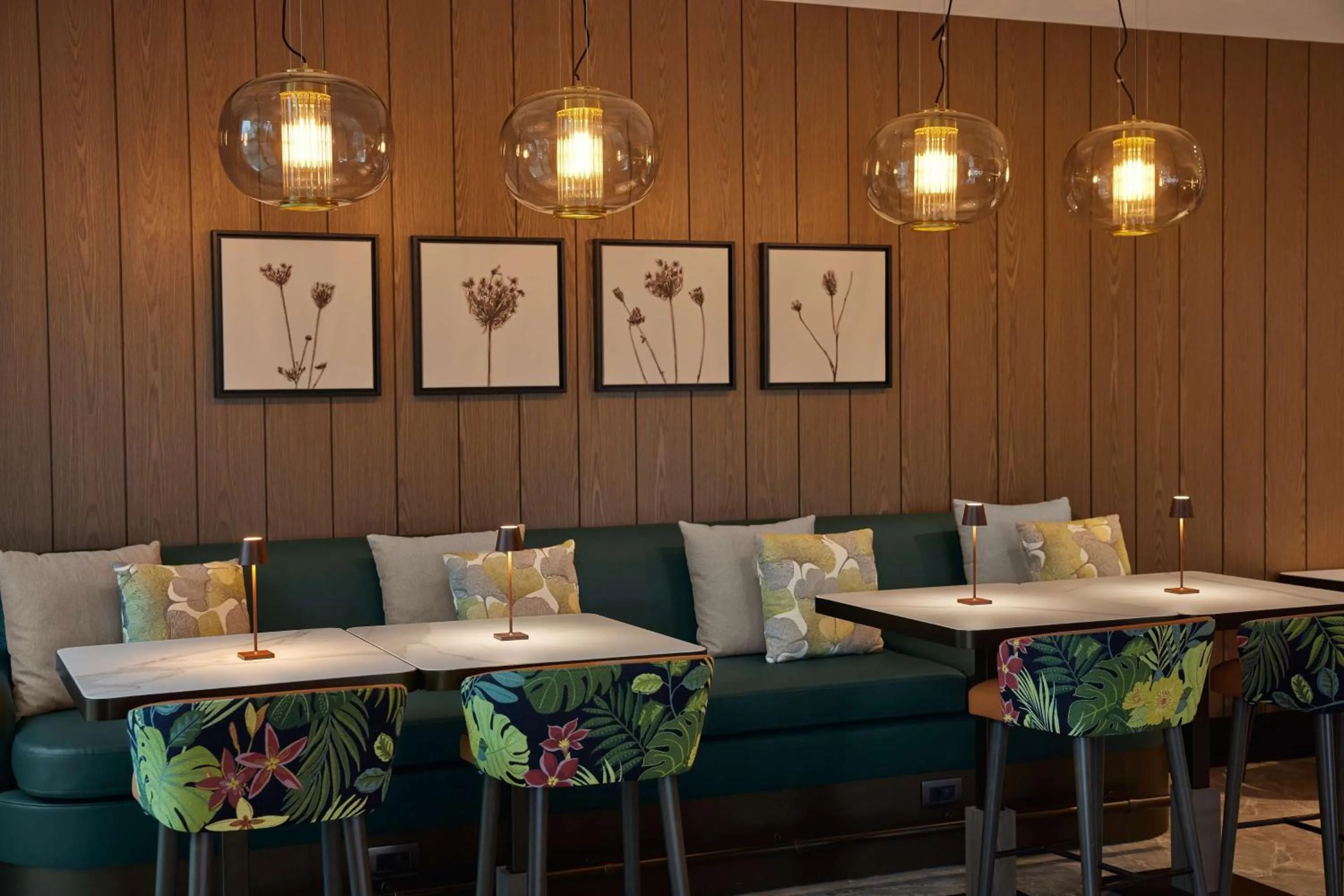 Lounge or bar in Hilton Sofia