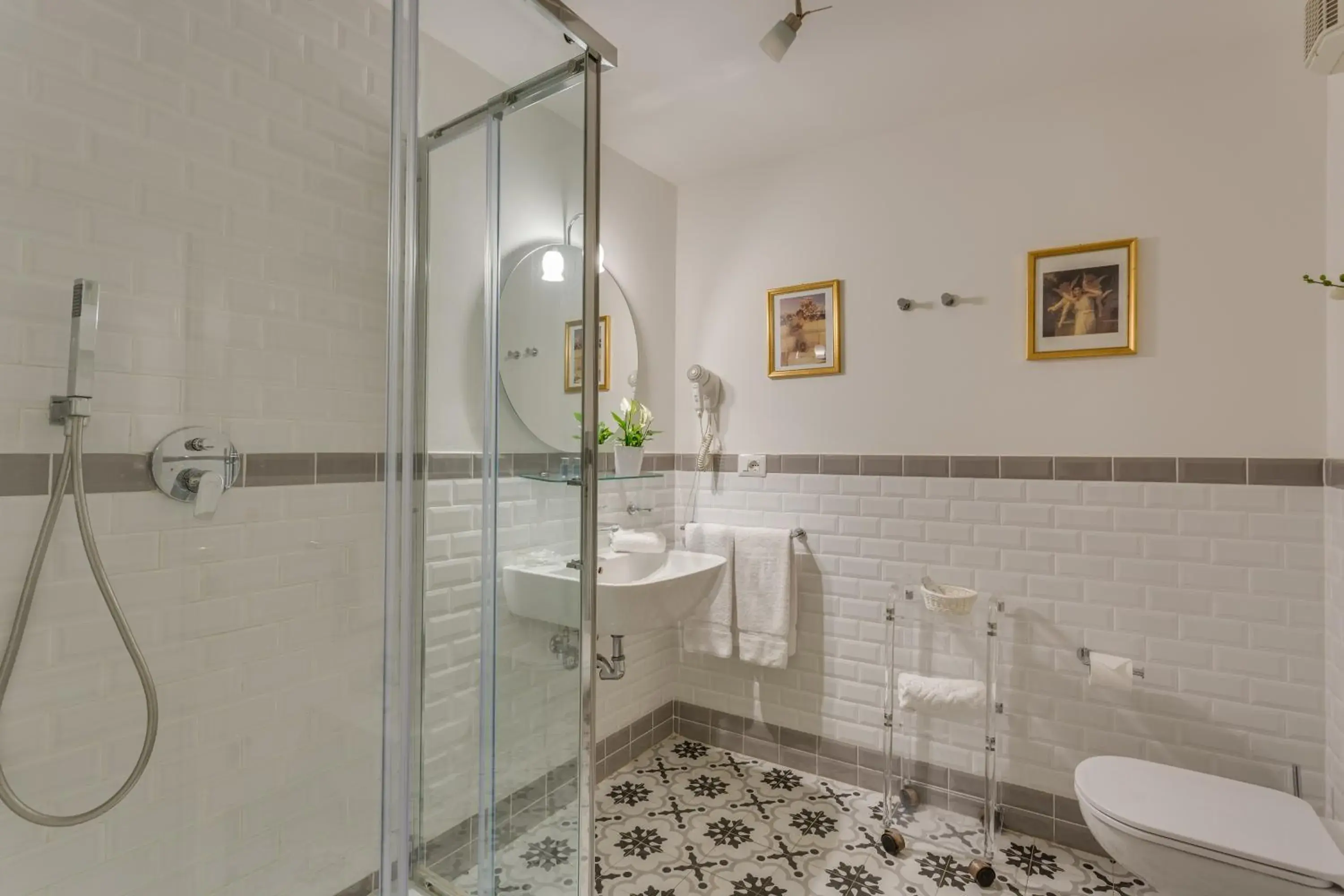 Standard Double or Twin Room in Locanda Dei Guelfi Standard Double or Twin Room in Locanda Dei Guelfi