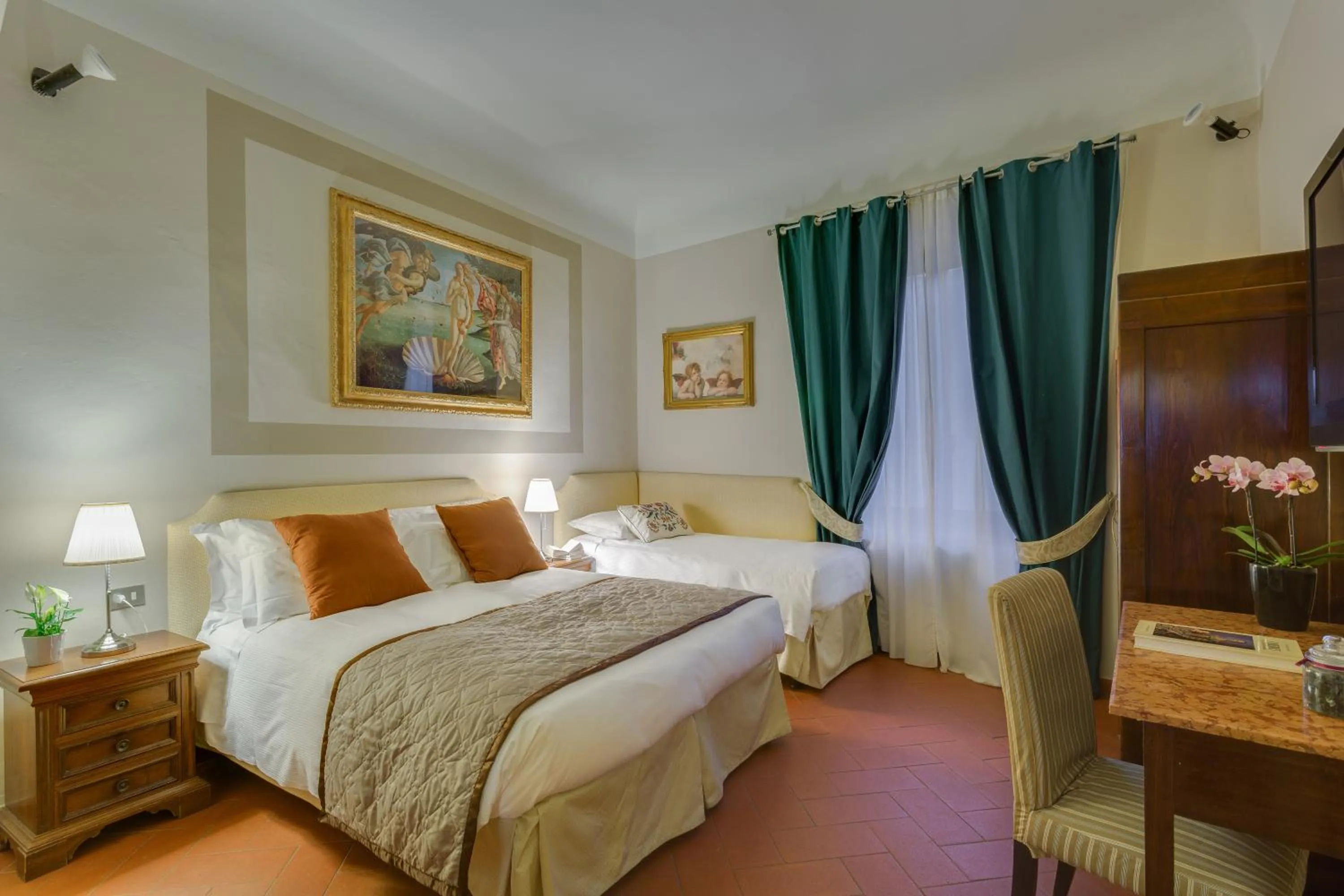 Photo of the whole room, Bed in Locanda Dei Guelfi