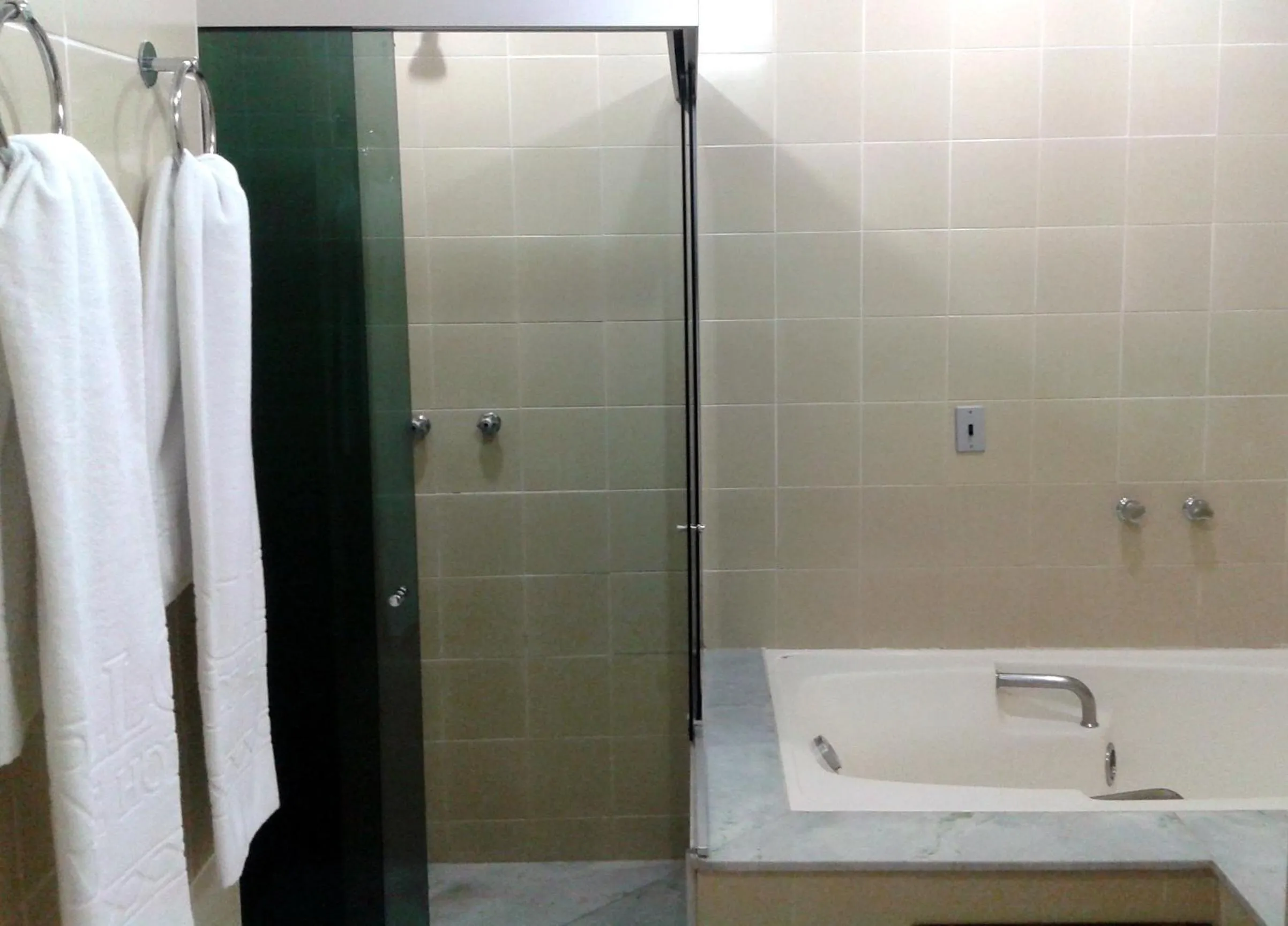 Shower in Crillon Palace Hotel