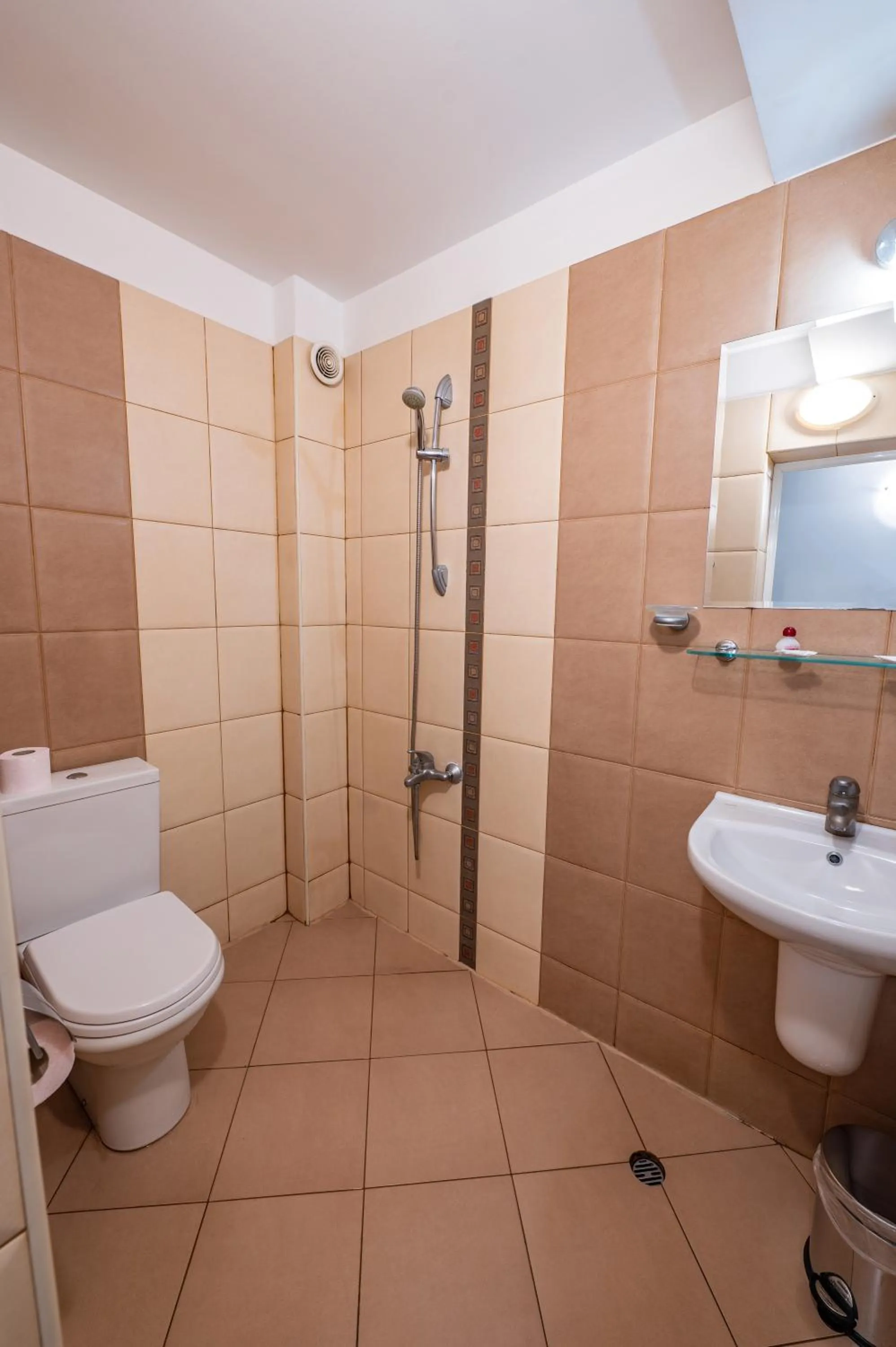 Shower in Family Hotel Gran Ivan