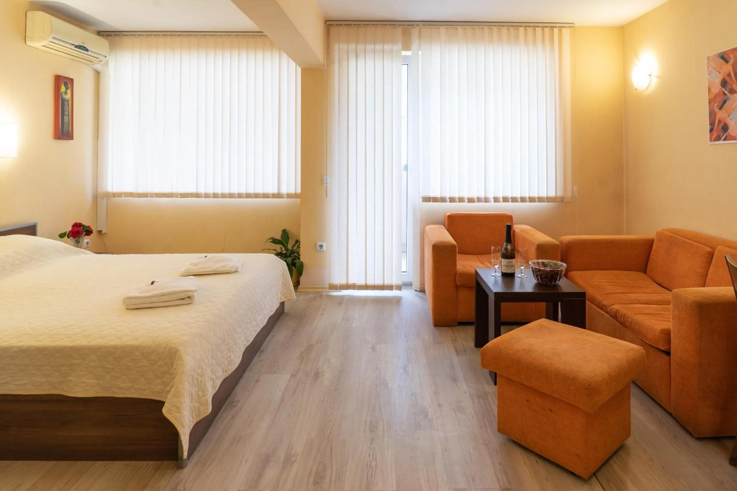 Photo of the whole room, Bed in Family Hotel Gran Ivan