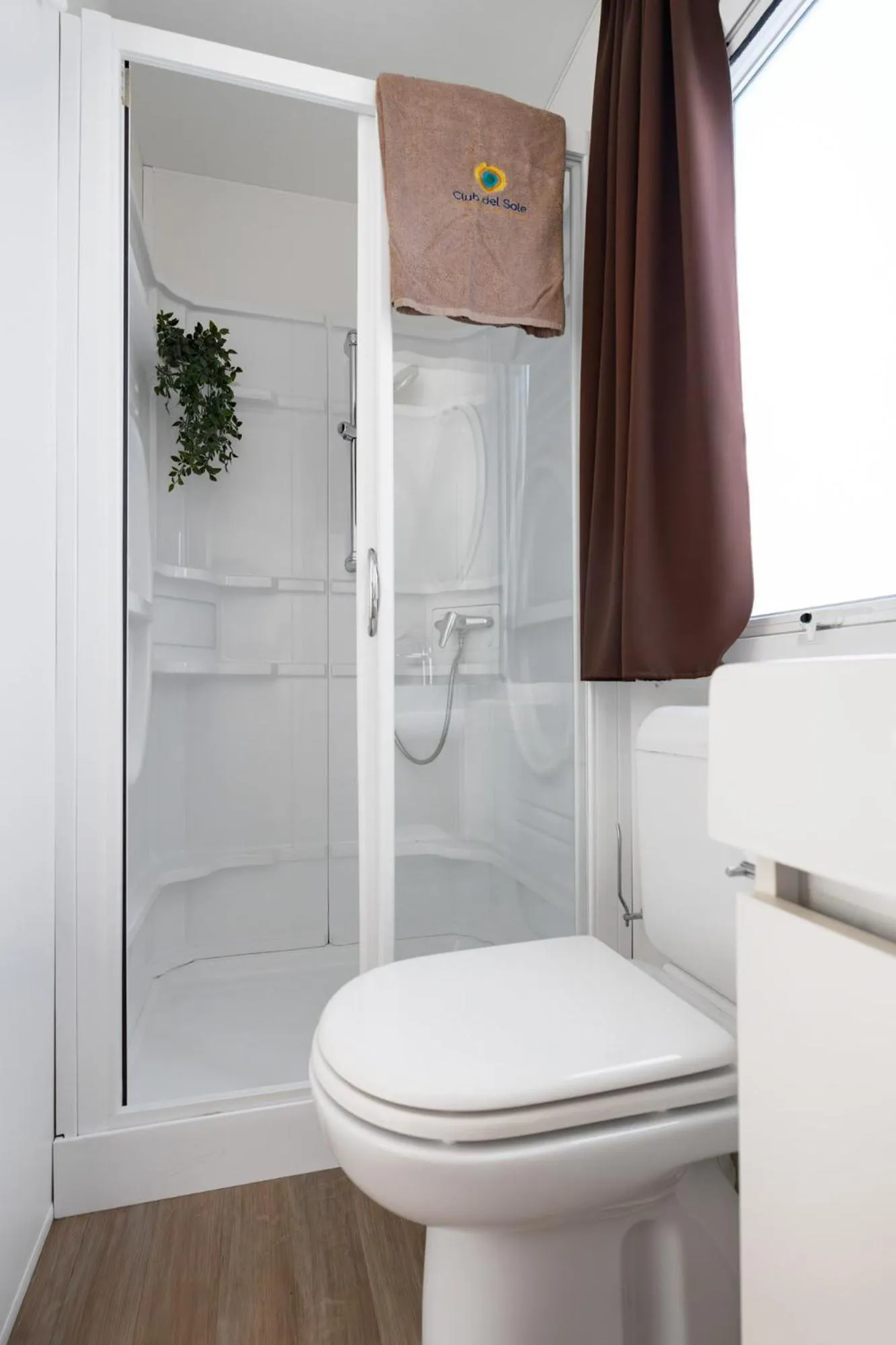 Shower in Club del Sole Spina Family Collection