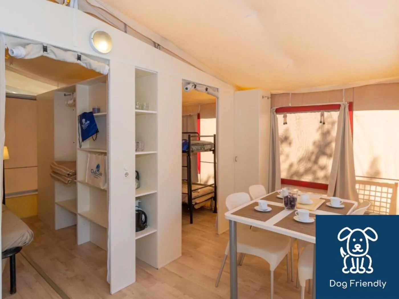 Dining area in Club del Sole Spina Family Collection