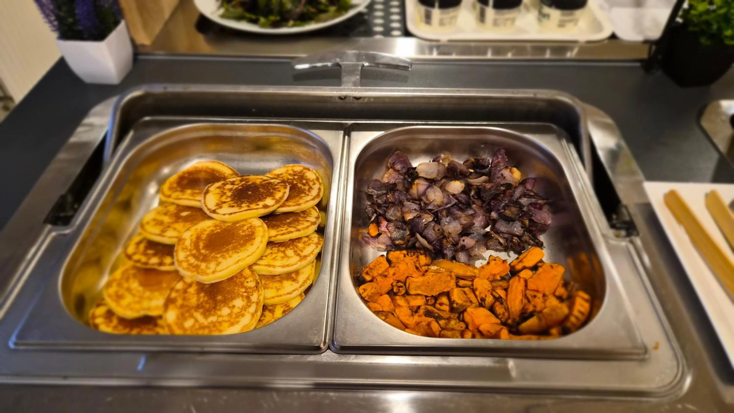 Rotterdam Teleport Hotel