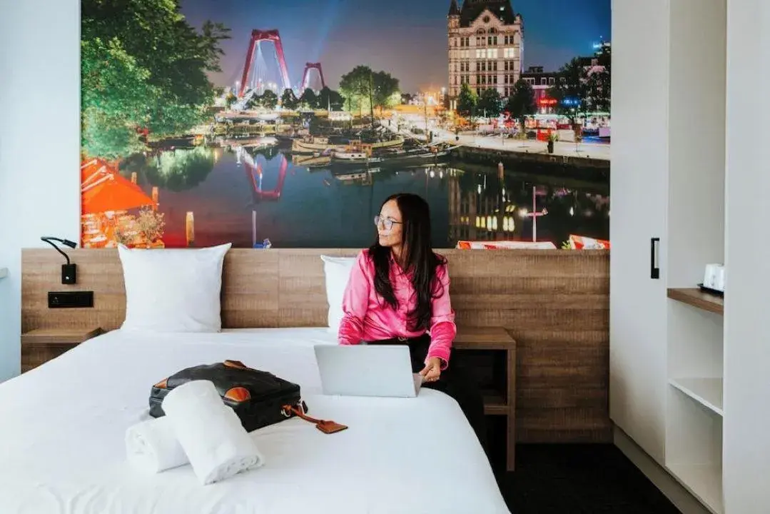 Coffee/tea facilities, Bed in Rotterdam Teleport Hotel Coffee/tea facilities, Bed in Rotterdam Teleport Hotel