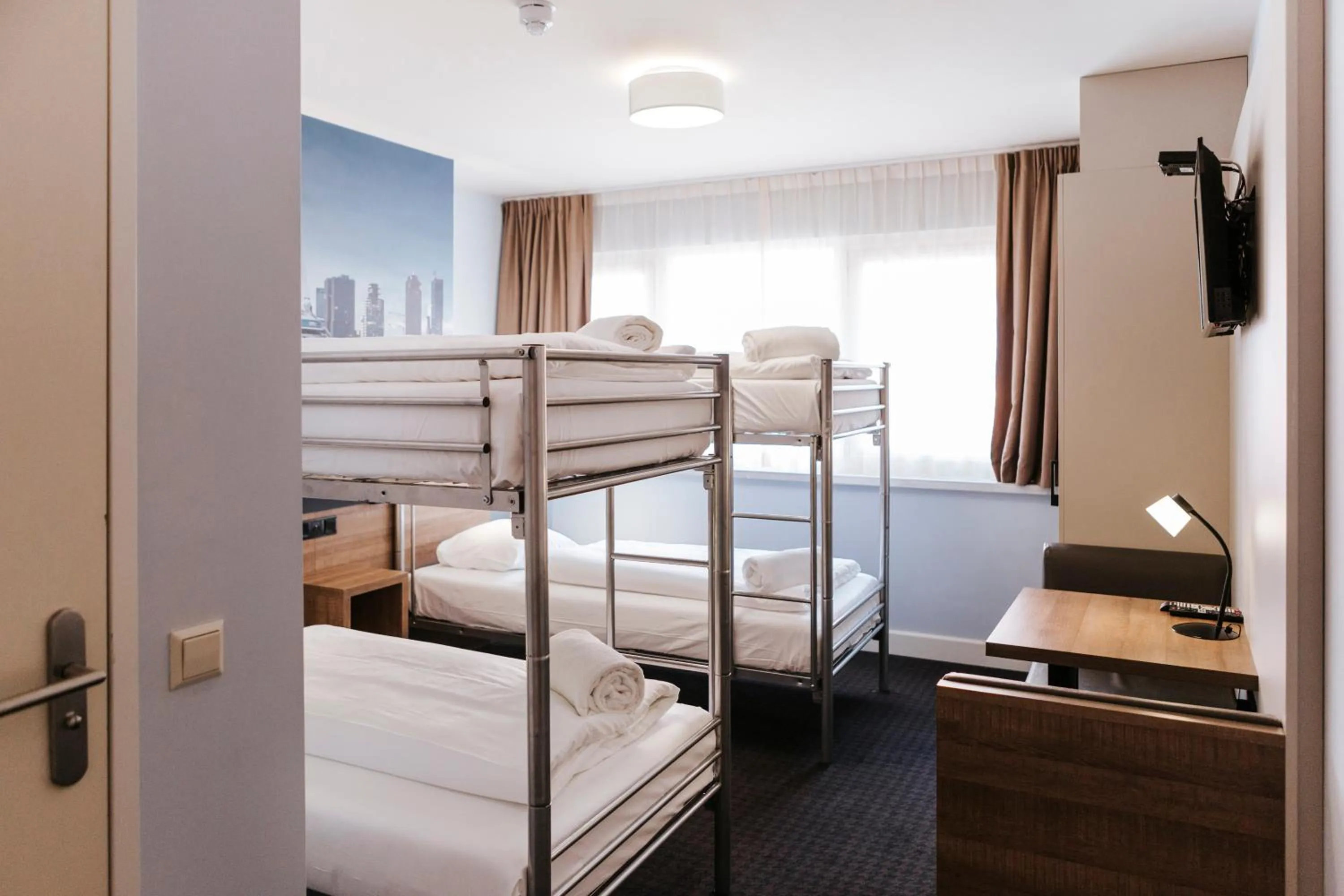 Bed in Rotterdam Teleport Hotel