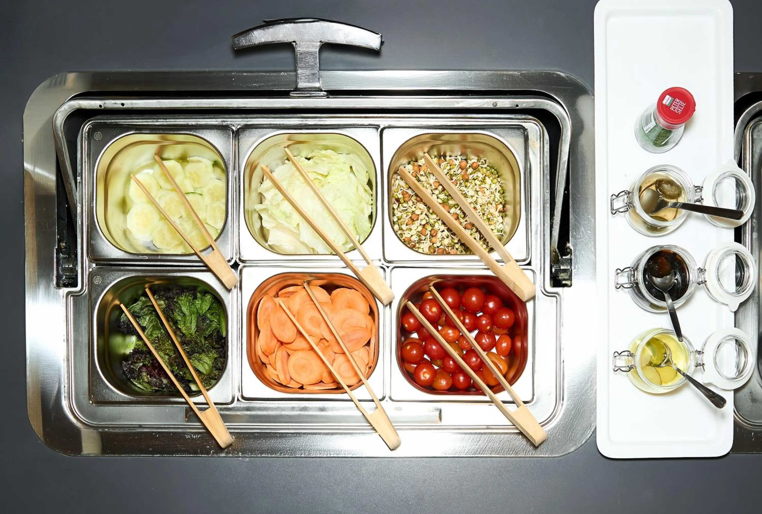 Buffet breakfast in Rotterdam Teleport Hotel