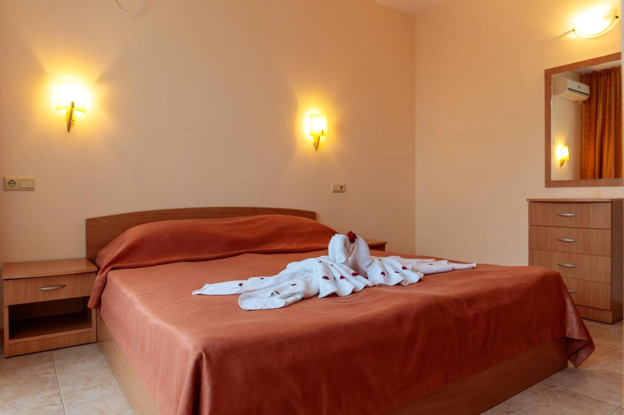 Swimming pool, Bed in Apartment Tourist Complex Rose Village