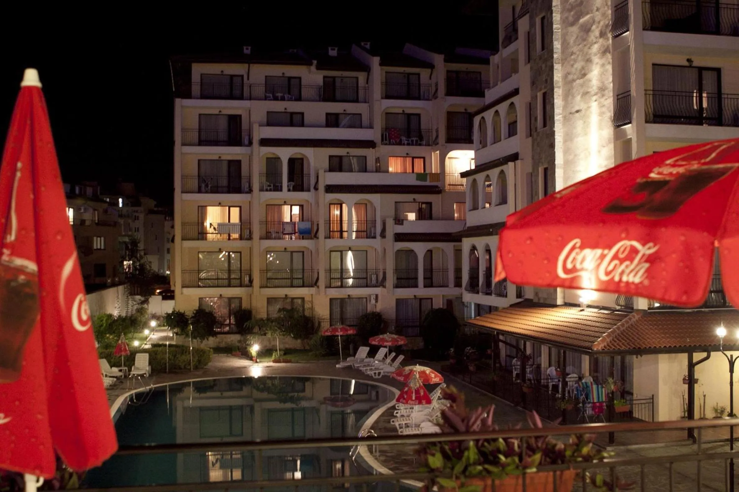 Night in Apartment Tourist Complex Rose Village