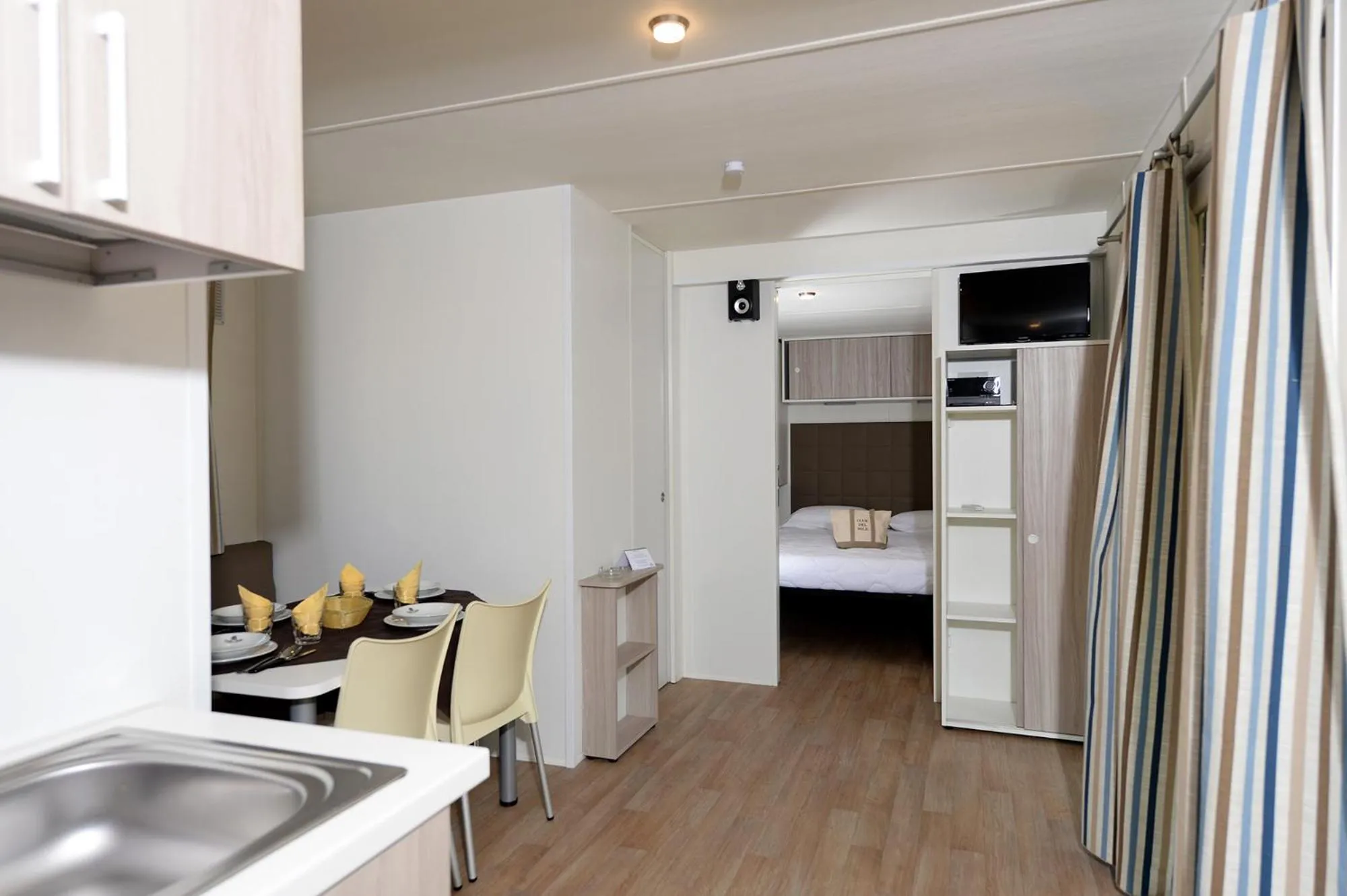 Living room, Bed in Club del Sole Vigna sul Mar Family Collection