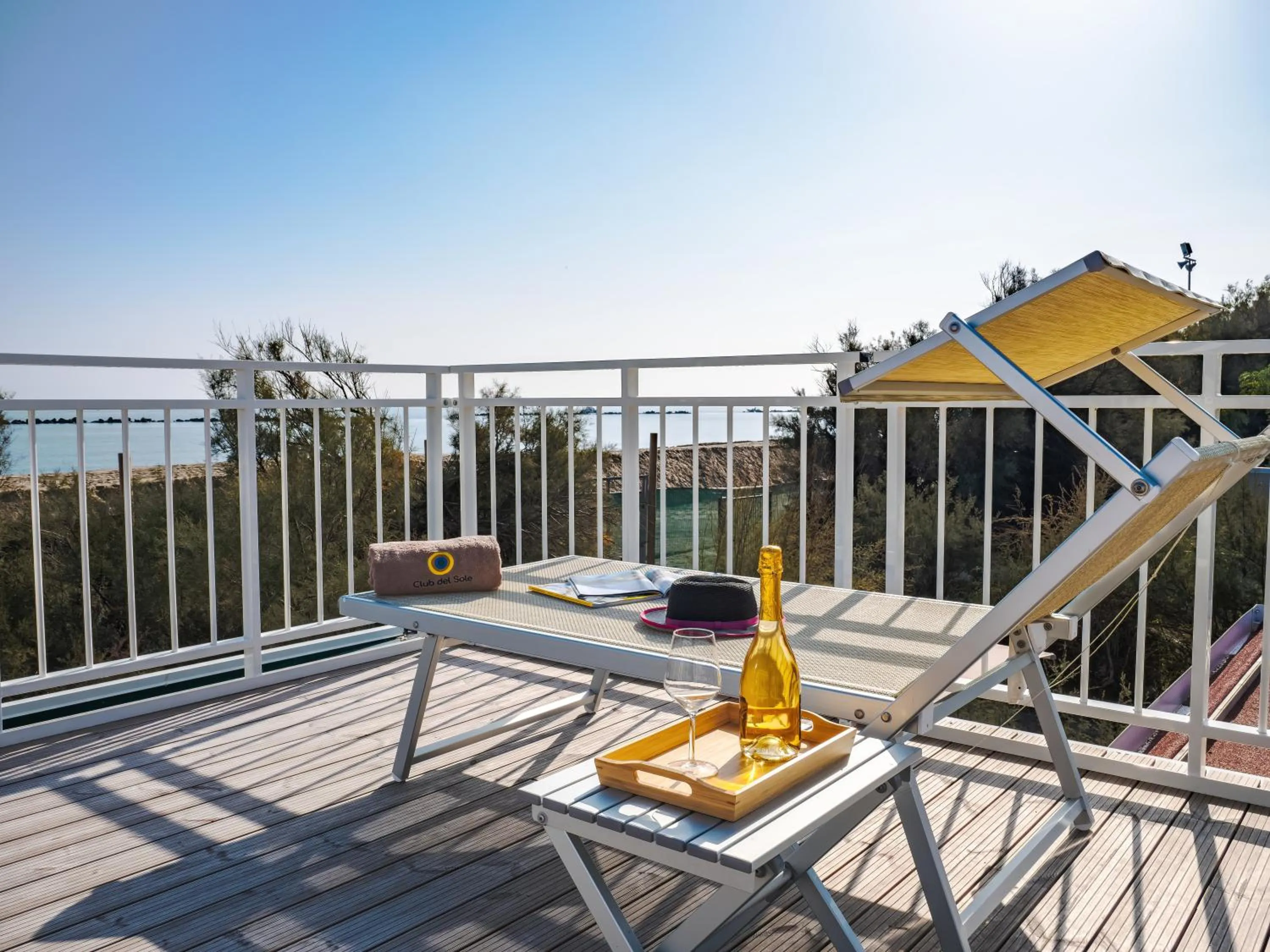 Property building in Club del Sole Vigna sul Mar Family Collection