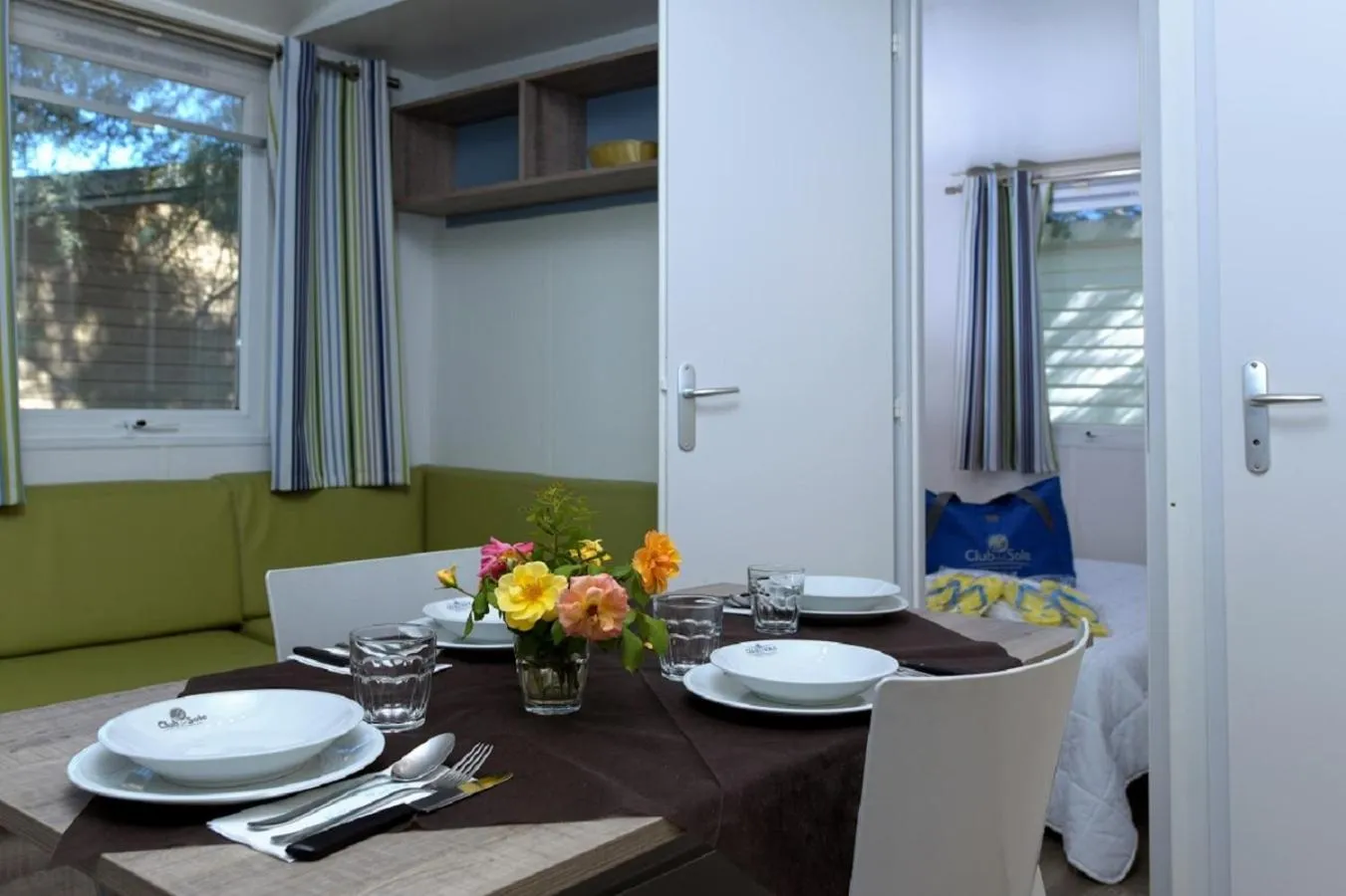 Dining area in Club del Sole Vigna sul Mar Family Collection