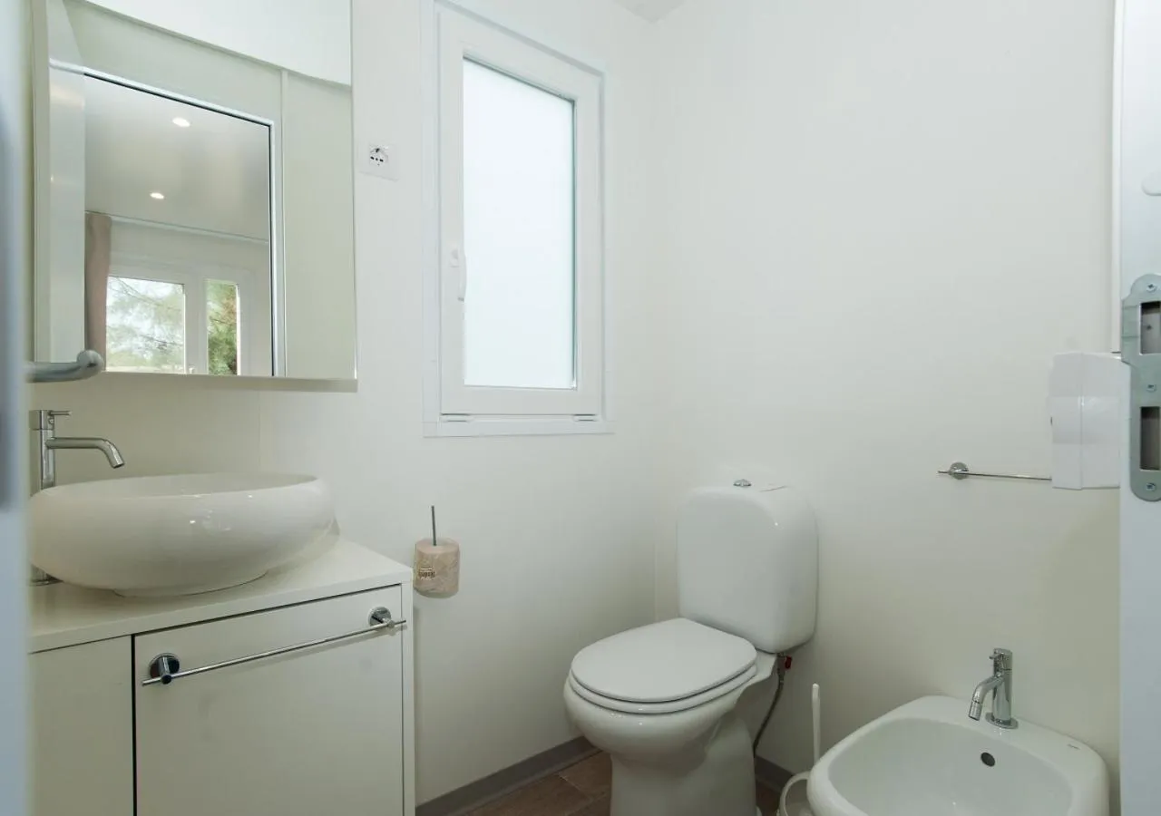 Toilet in Club del Sole Vigna sul Mar Family Collection