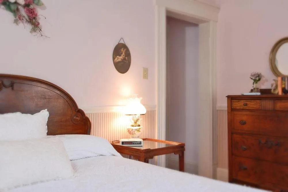 Bed in The Grey Swan Inn LLC