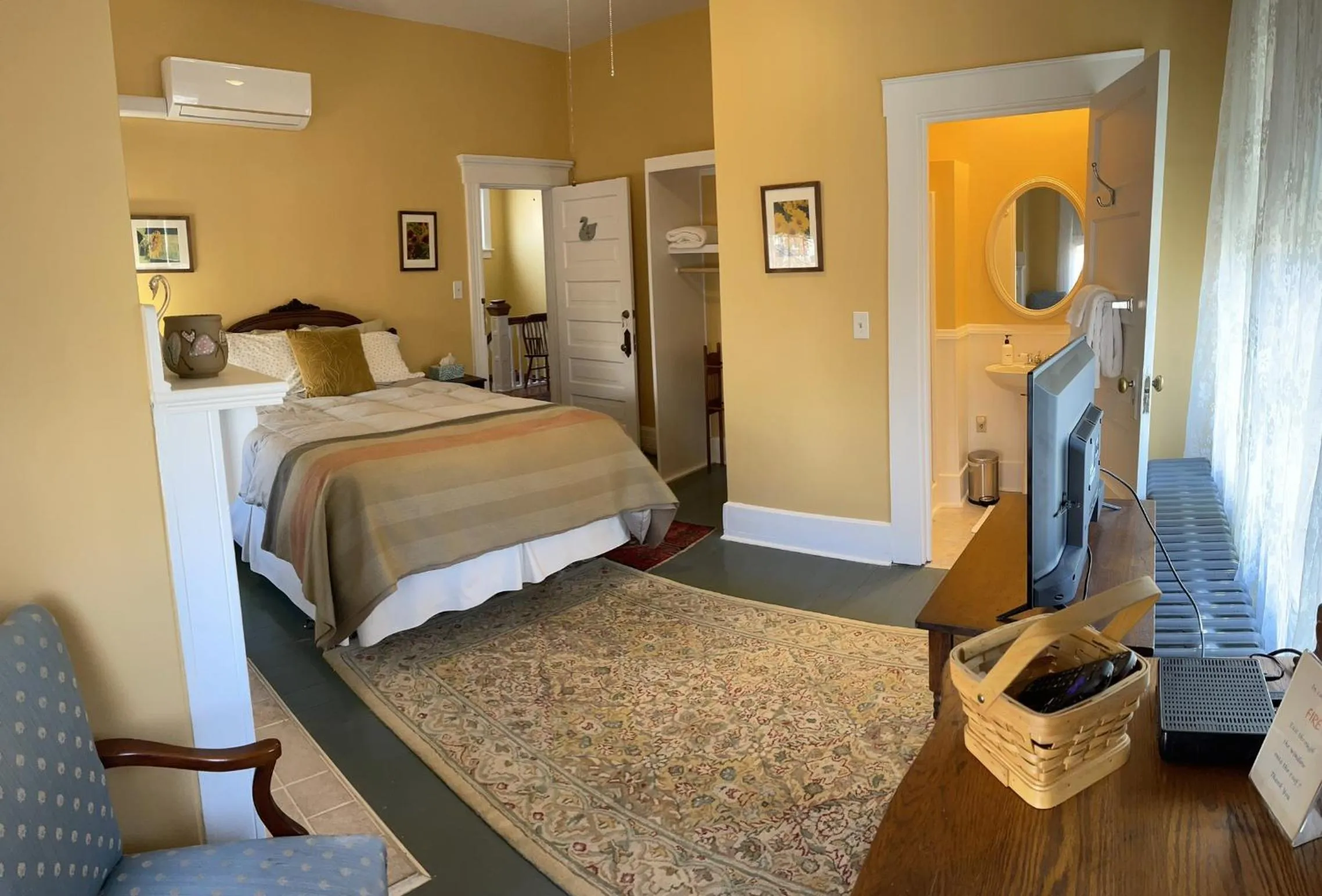 Bed in The Grey Swan Inn LLC