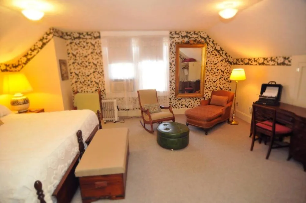 Bed in The Grey Swan Inn LLC