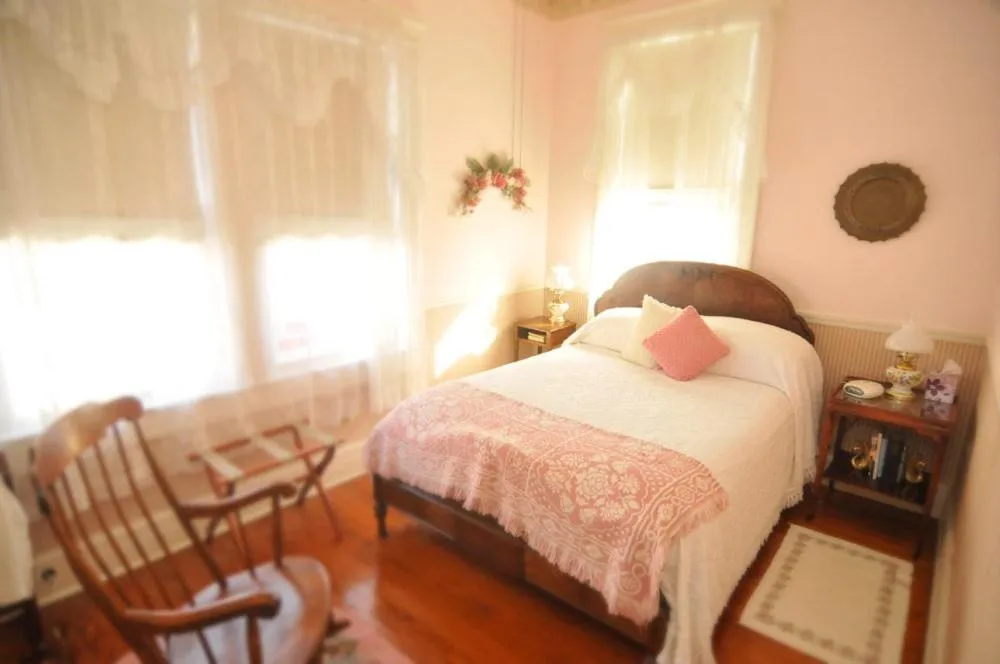 Bed in The Grey Swan Inn LLC