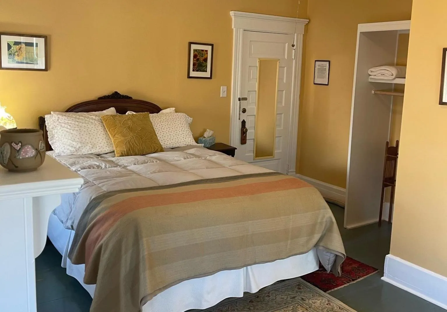 Bed in The Grey Swan Inn LLC