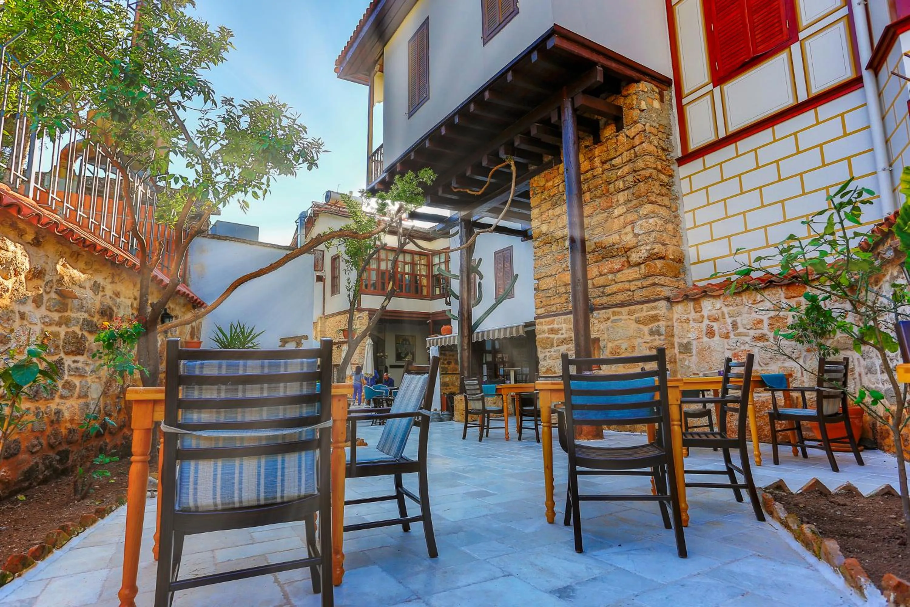 Patio in Atelya Art Hotel