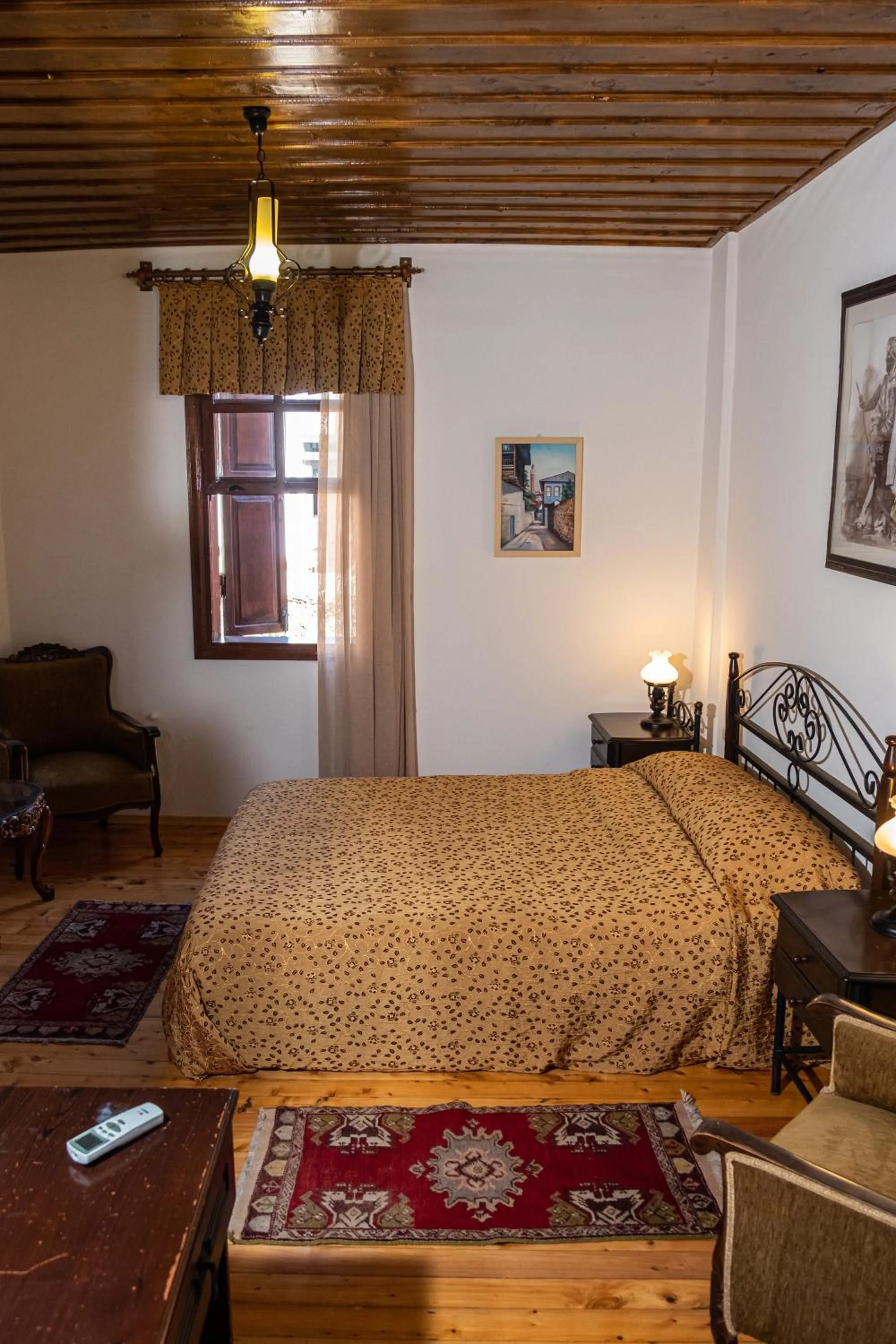 Bed in Atelya Art Hotel