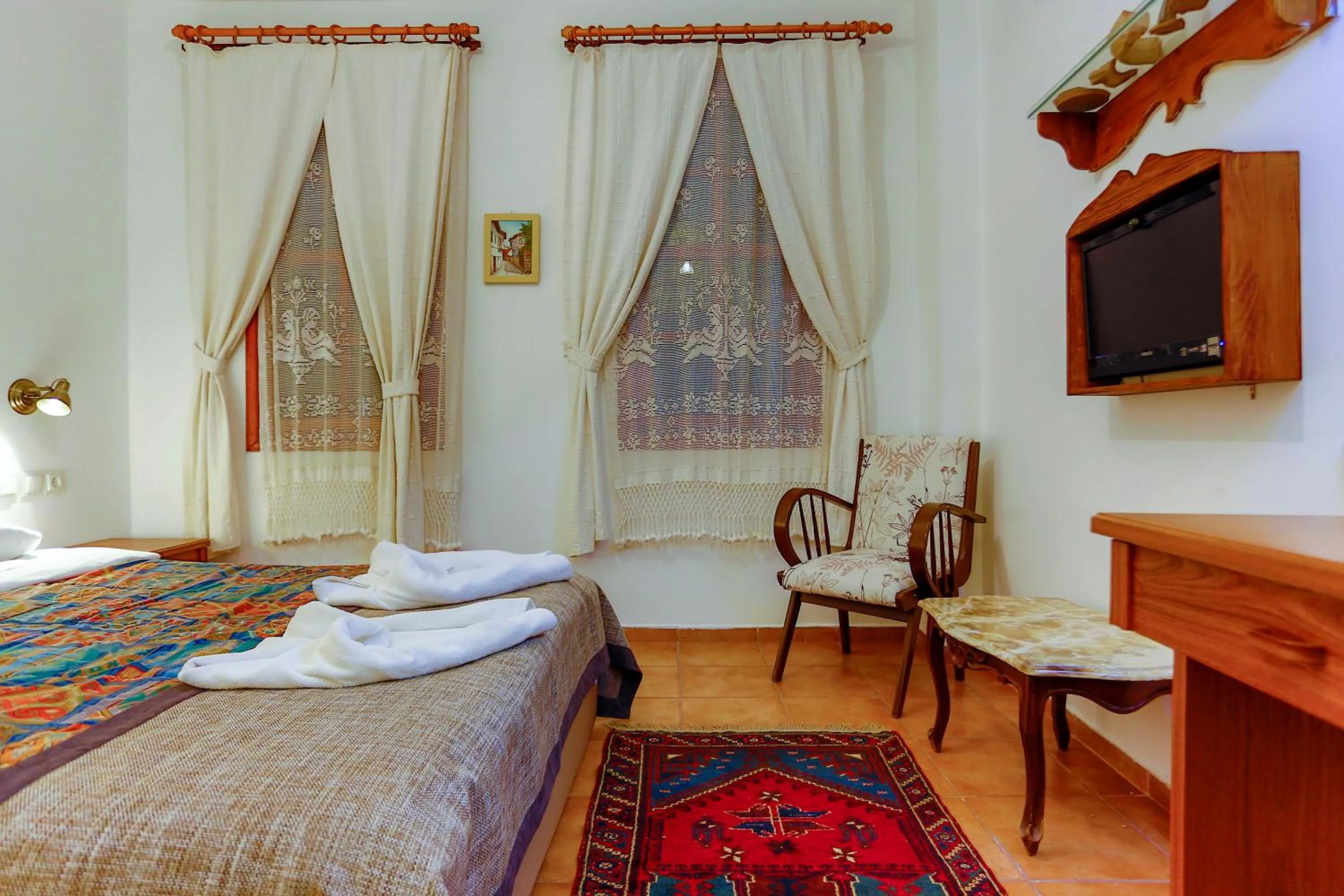 Photo of the whole room, Bed in Atelya Art Hotel