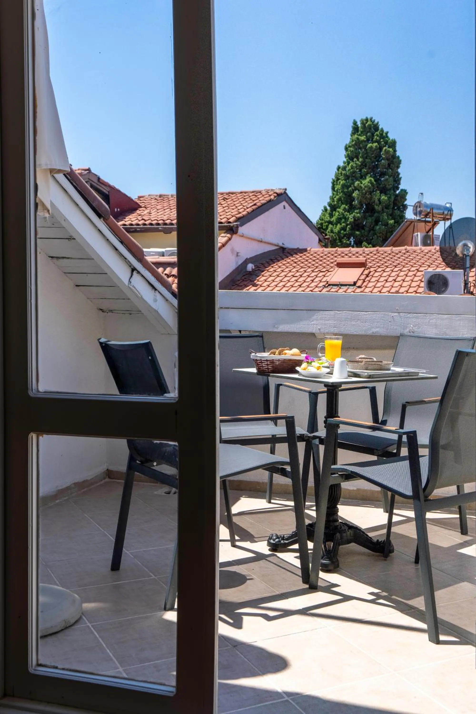 Balcony/Terrace in Atelya Art Hotel