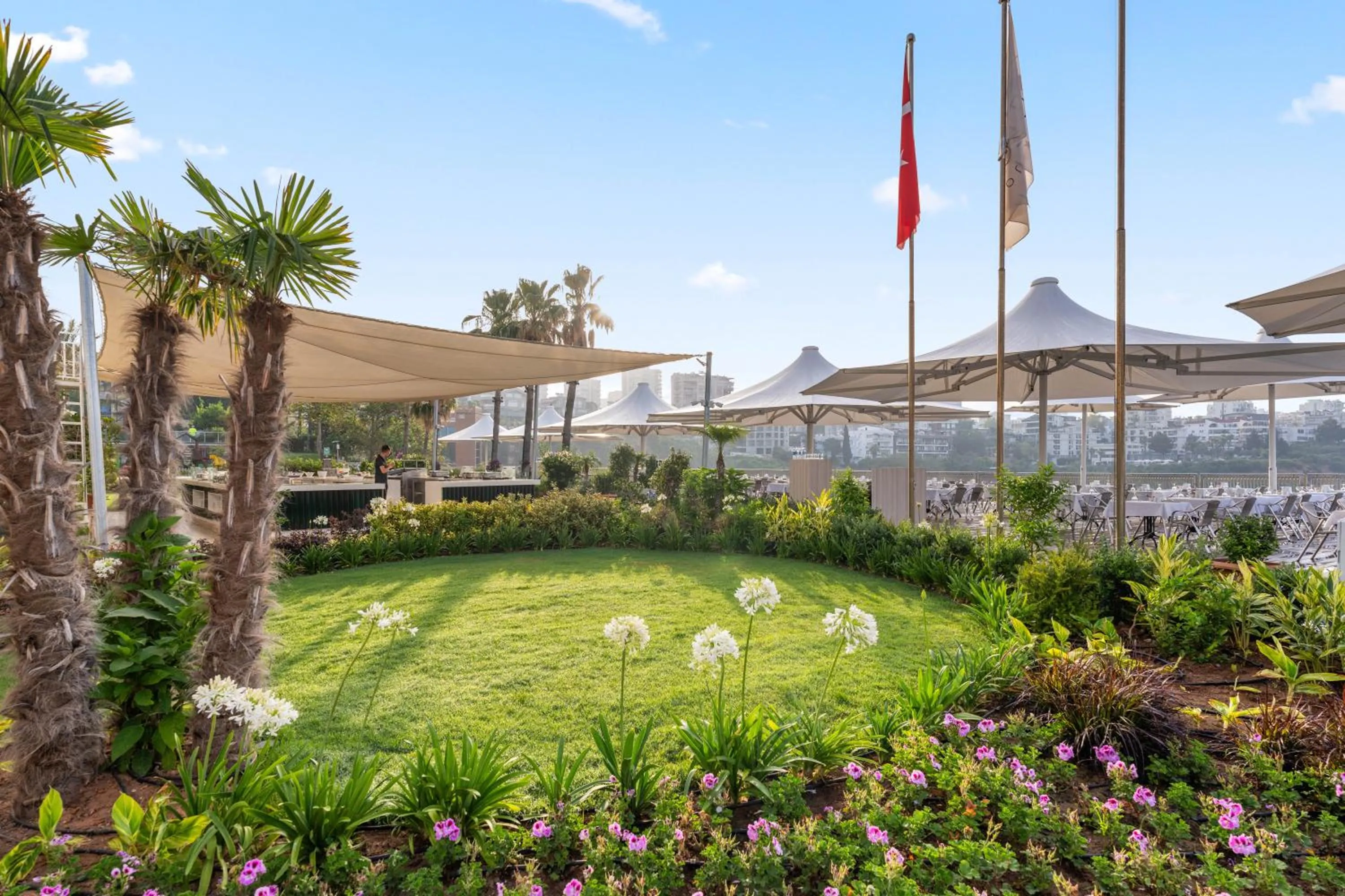 Garden in Falcon Hotel