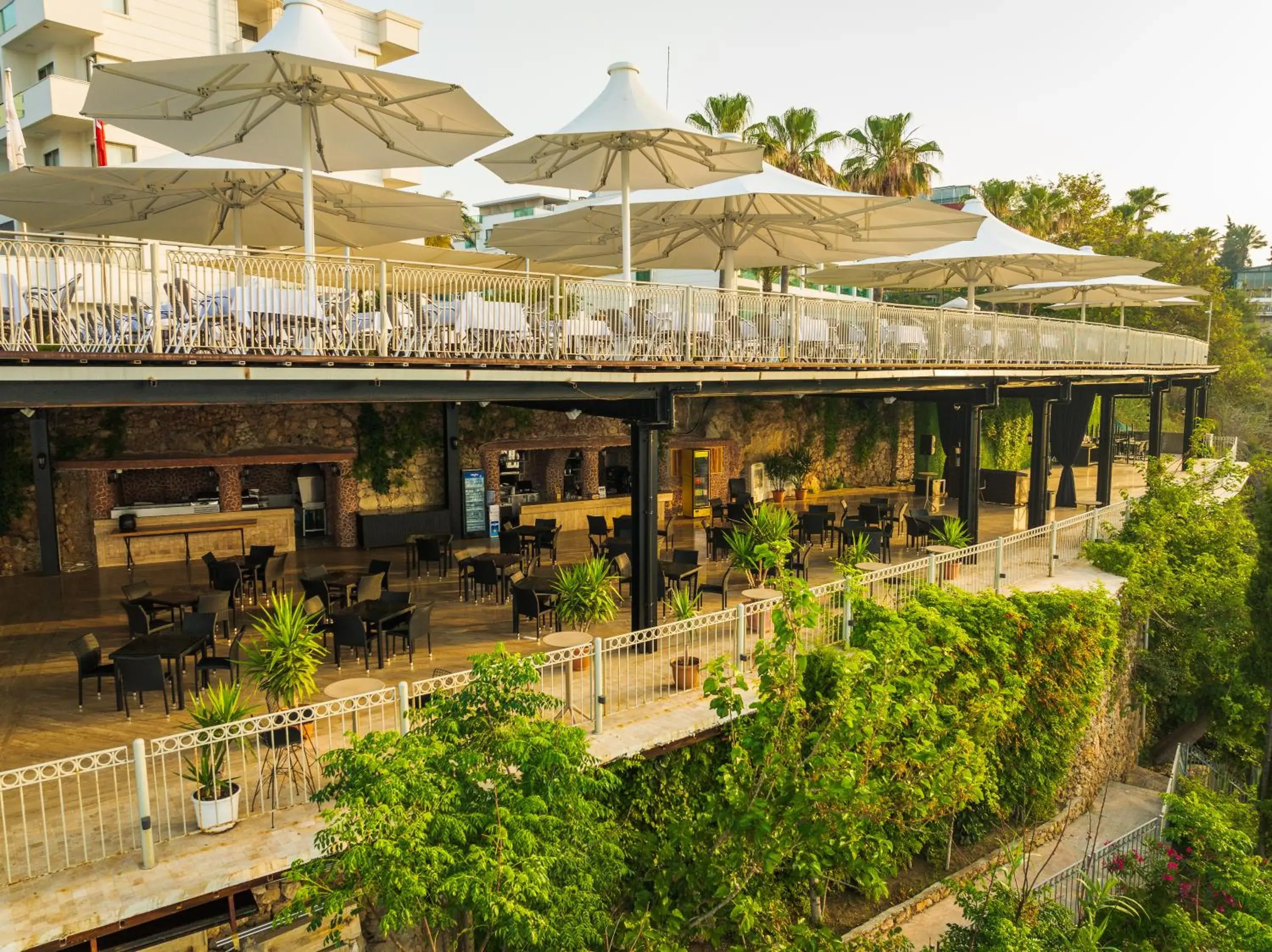 Restaurant/places to eat in Falcon Hotel Restaurant/places to eat in Falcon Hotel