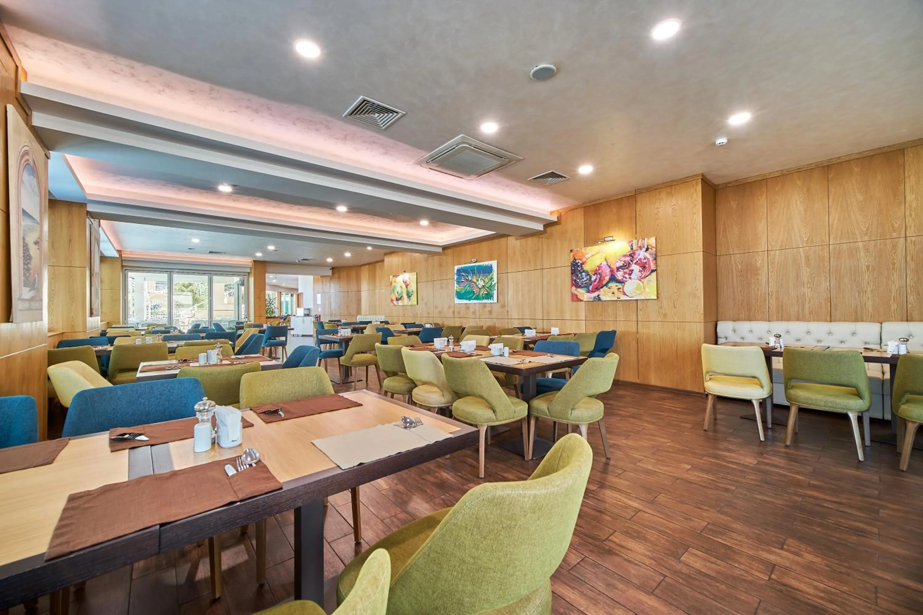 Restaurant/places to eat in Bilyana Beach Hotel- Adults only
