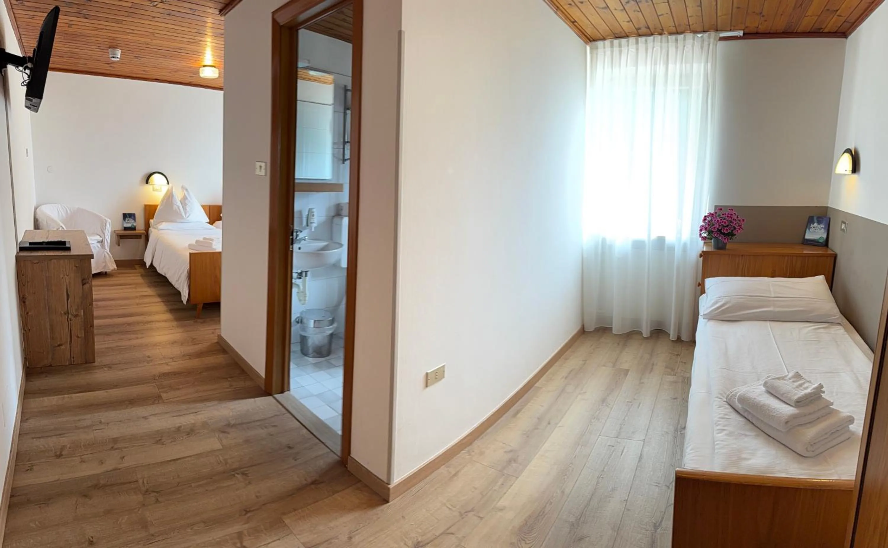 Bedroom, Bed in Hotel Latemar