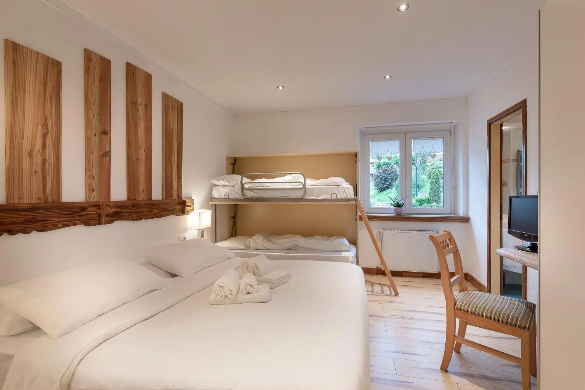 TV and multimedia, Bed in Hotel Latemar