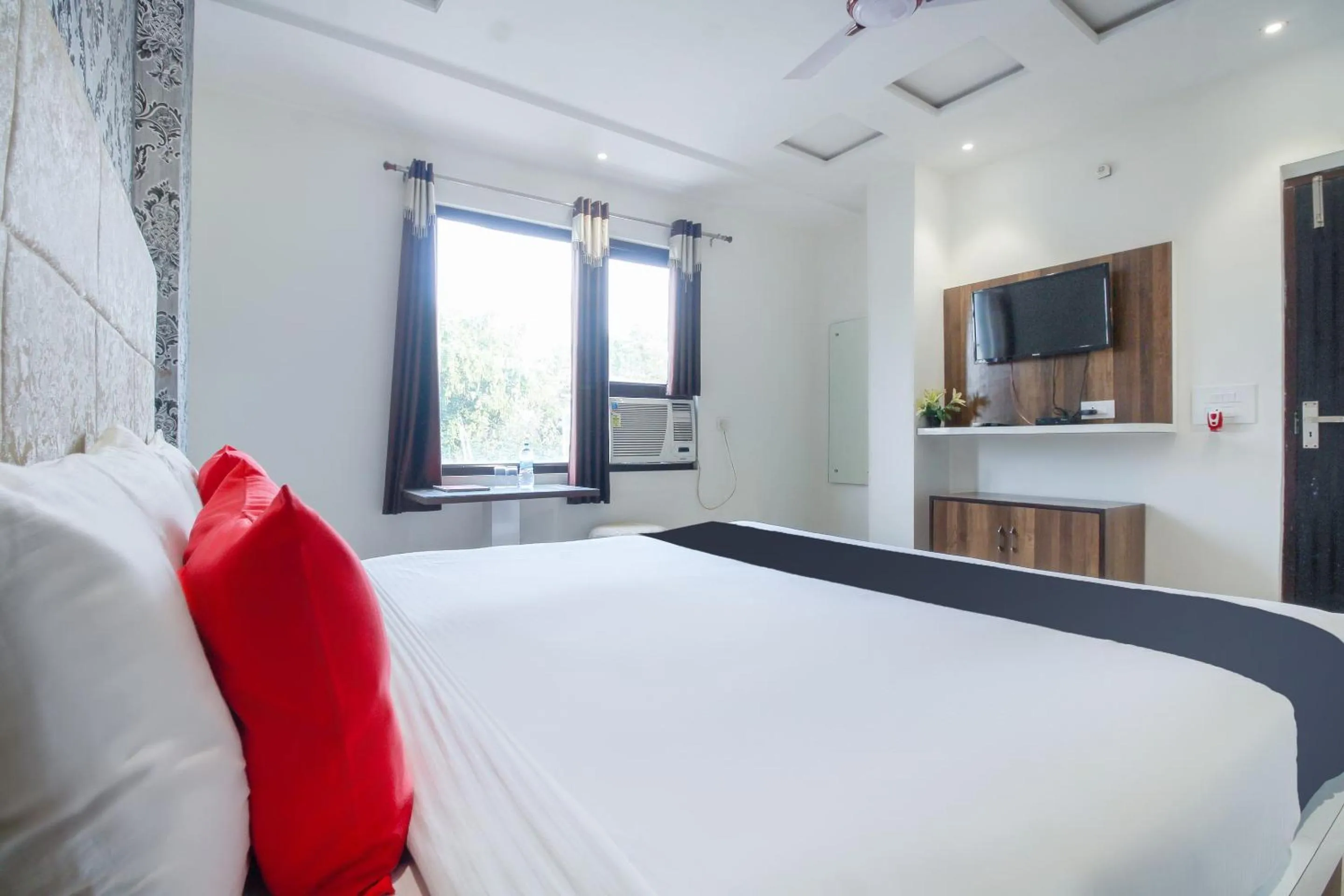 Lobby or reception, Bed in Hotel O Jalsa