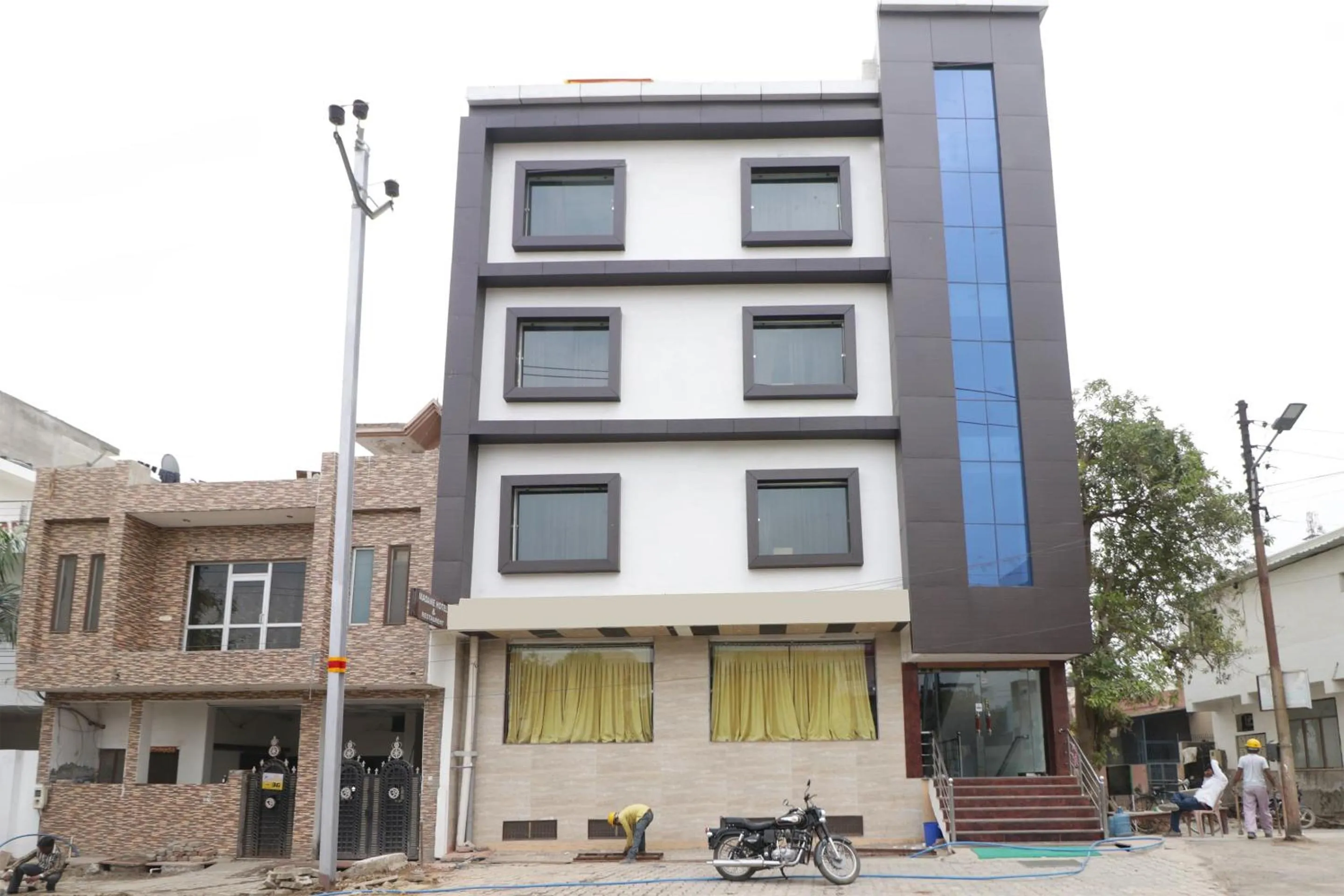 Facade/entrance in Hotel O Jalsa